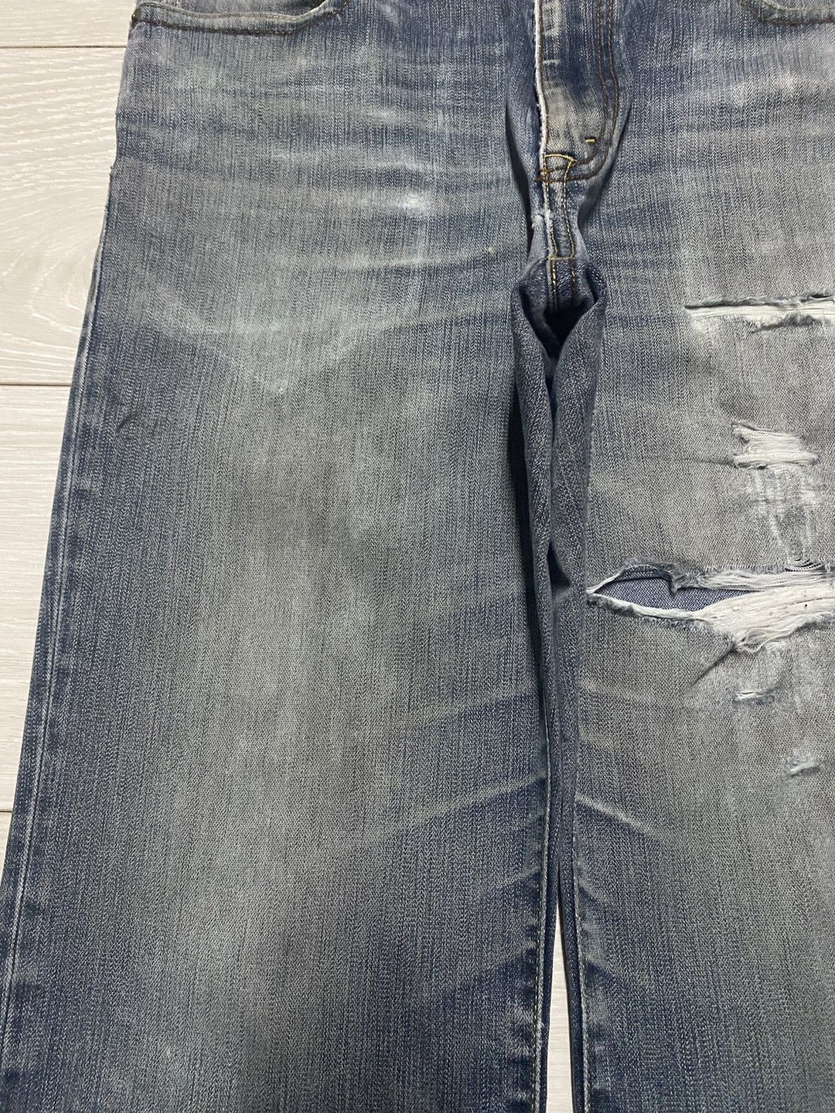 Japanese Brand Vintage Japanese Brand Blue Faded Wash Distressed Loose Jean Size US 32 / EU 48 - 7 Thumbnail
