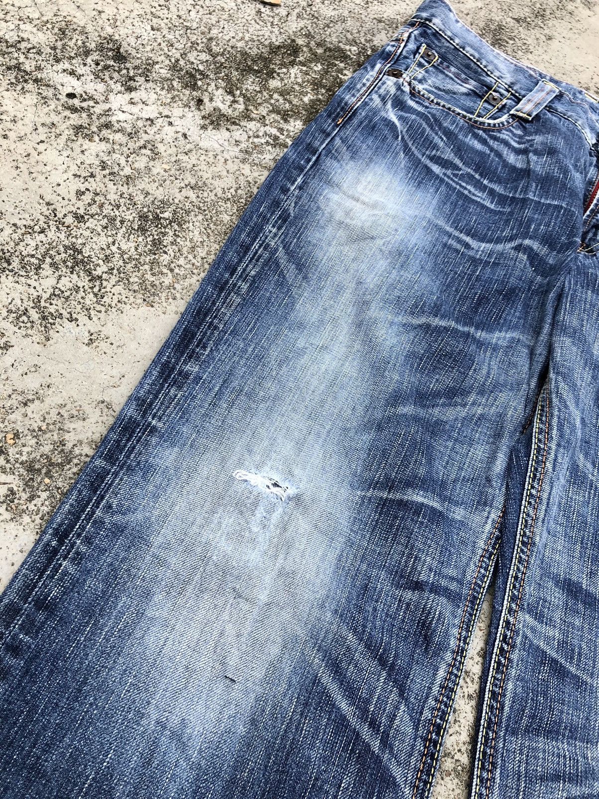 Edwin FLARED VINTAGE EDWIN WASHED BLUE JEANS Size US 32 / EU 48 - 4 Thumbnail