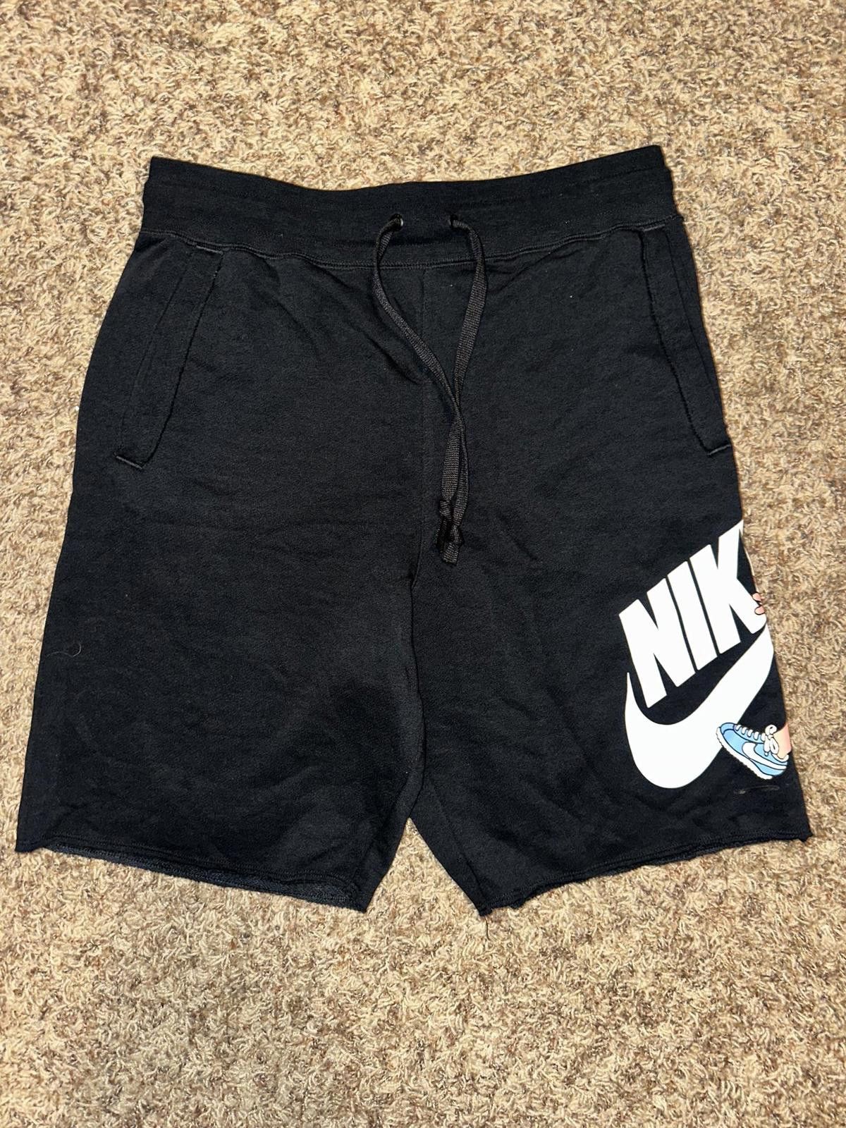 Nike Nike Sportswear Hiker Alumni Bearded Guy Black Shorts Size US 30 / EU 46 - 1 Thumbnail