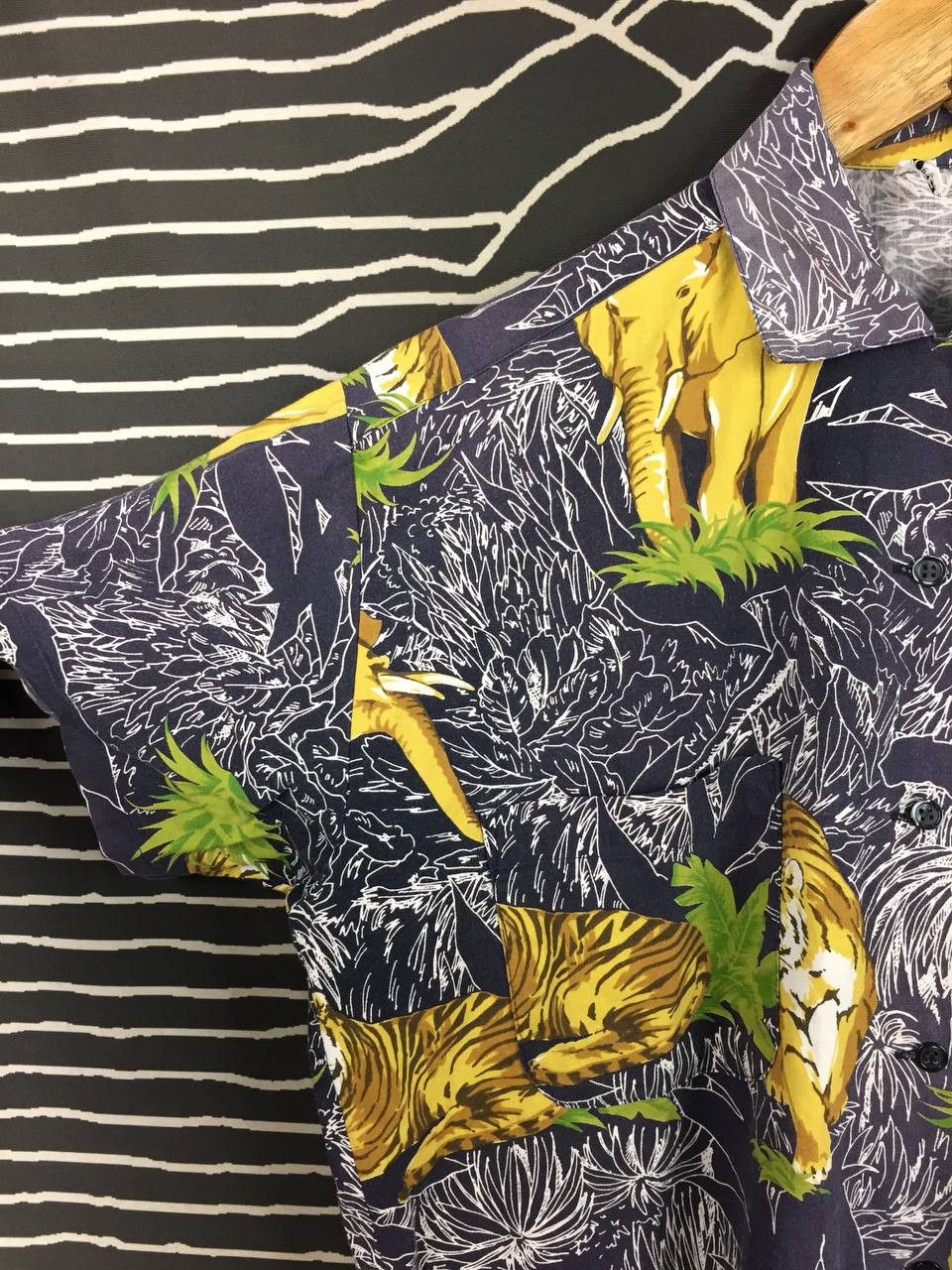Vintage Vtg Foret Safari Animal Tropical All-Over Print Camp Shirt Size US L / EU 52-54 / 3 - 4 Thumbnail