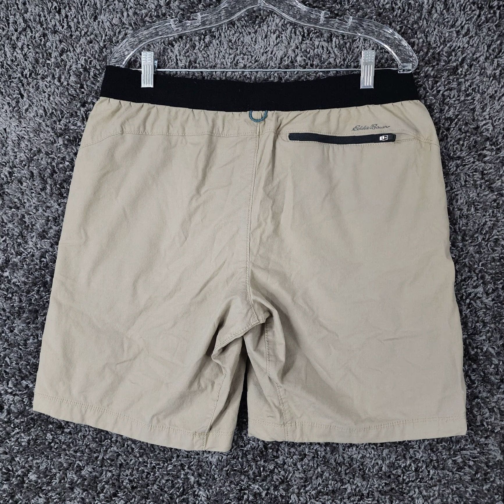 Eddie Bauer Eddie Bauer Shorts Mens Size L Beige Elastic Waist Chino Size US 33 - 4 Thumbnail