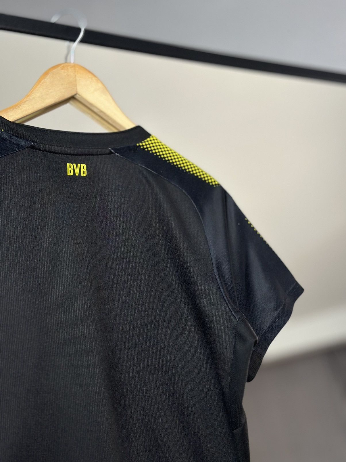 Puma Borussia Dortmund 2017/18 Puma football shirt Jersey soccer Size US XL / EU 56 / 4 - 17 Thumbnail