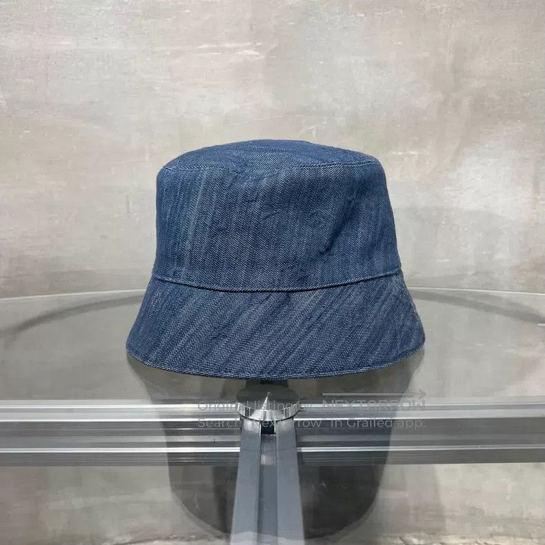 Louis Vuitton Louis Vuitton Old Flower Relief Fisherman's Hat Size ONE SIZE - 1 Thumbnail
