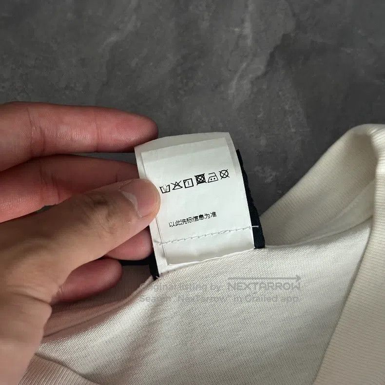 Saint Michael Saint Michael White nun saint washed white short sleeves Size US S / EU 44-46 / 1 - 7 Thumbnail
