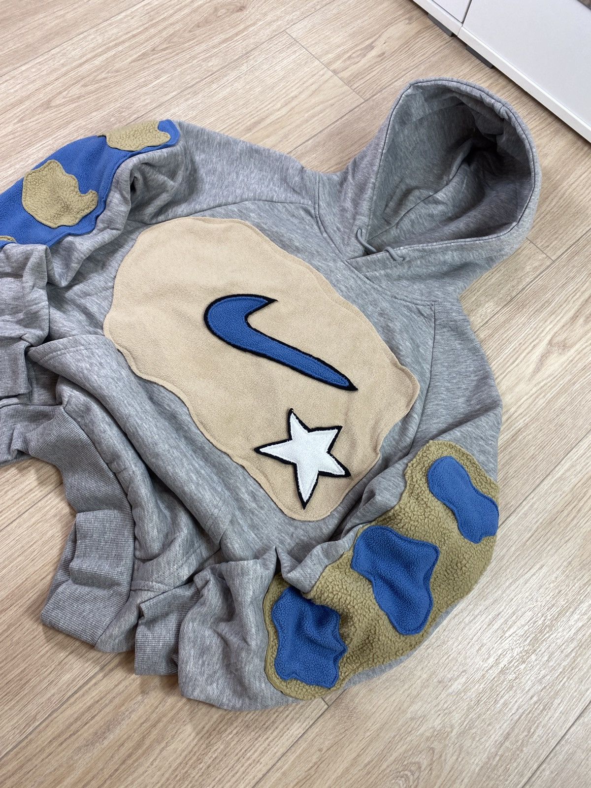 Nike × Vintage Vintage Nike Custom Skelet Center Swoosh Oversize Hoodie Y2K Size US L / EU 52-54 / 3 - 3 Thumbnail