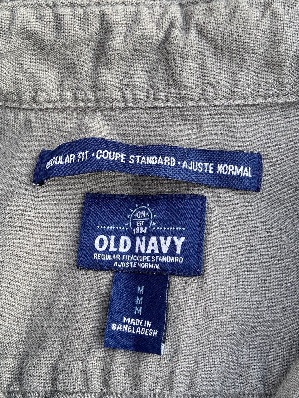 Old Navy Old Navy Men Grey Shirt Long Sleeve Button-Up Size Medium Size US M / EU 48-50 / 2 - 6 Thumbnail