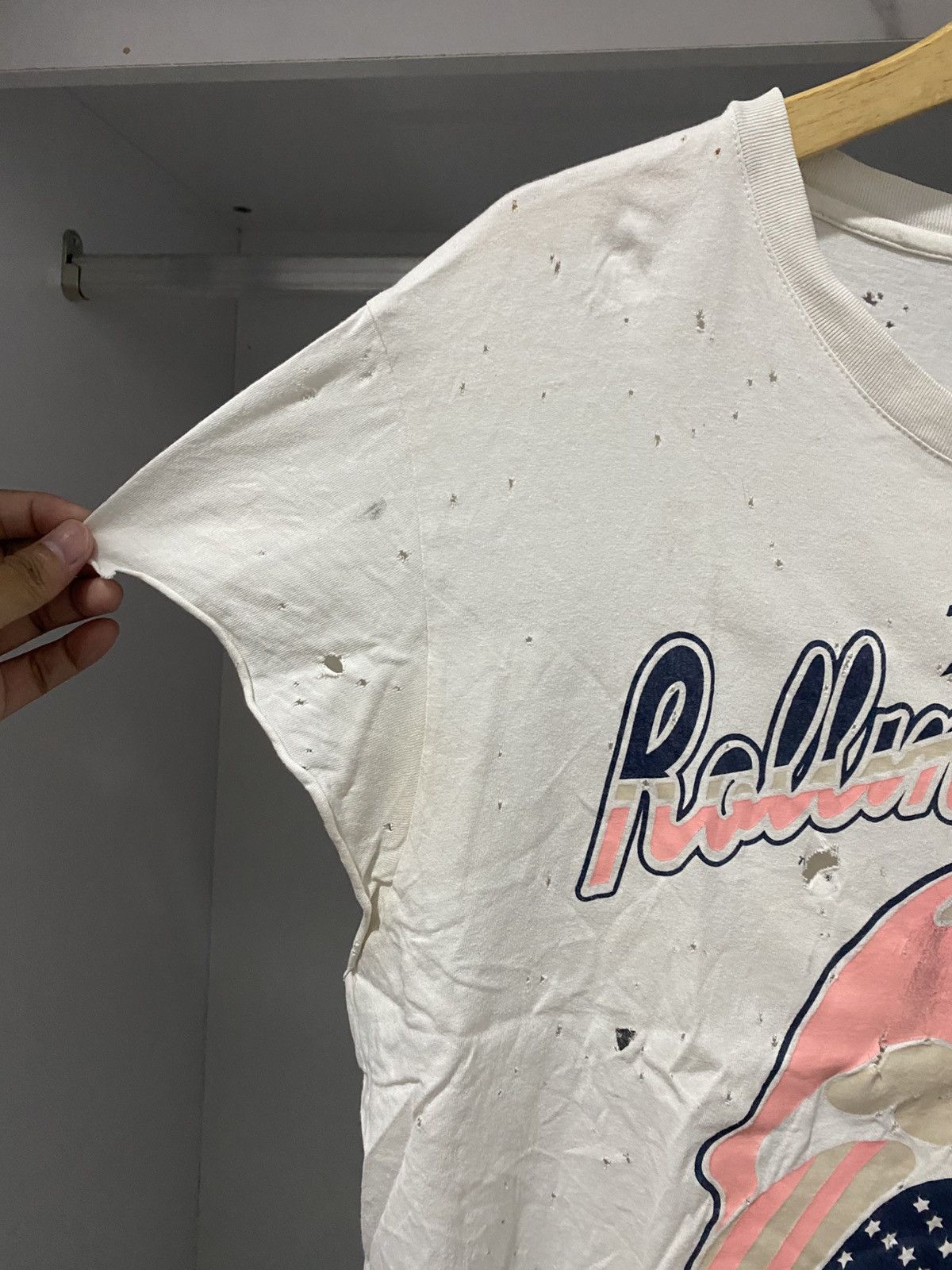 Vintage Vintage Rolling Stones Distressed Running Styled AA0083 Size US L / EU 52-54 / 3 - 4 Thumbnail