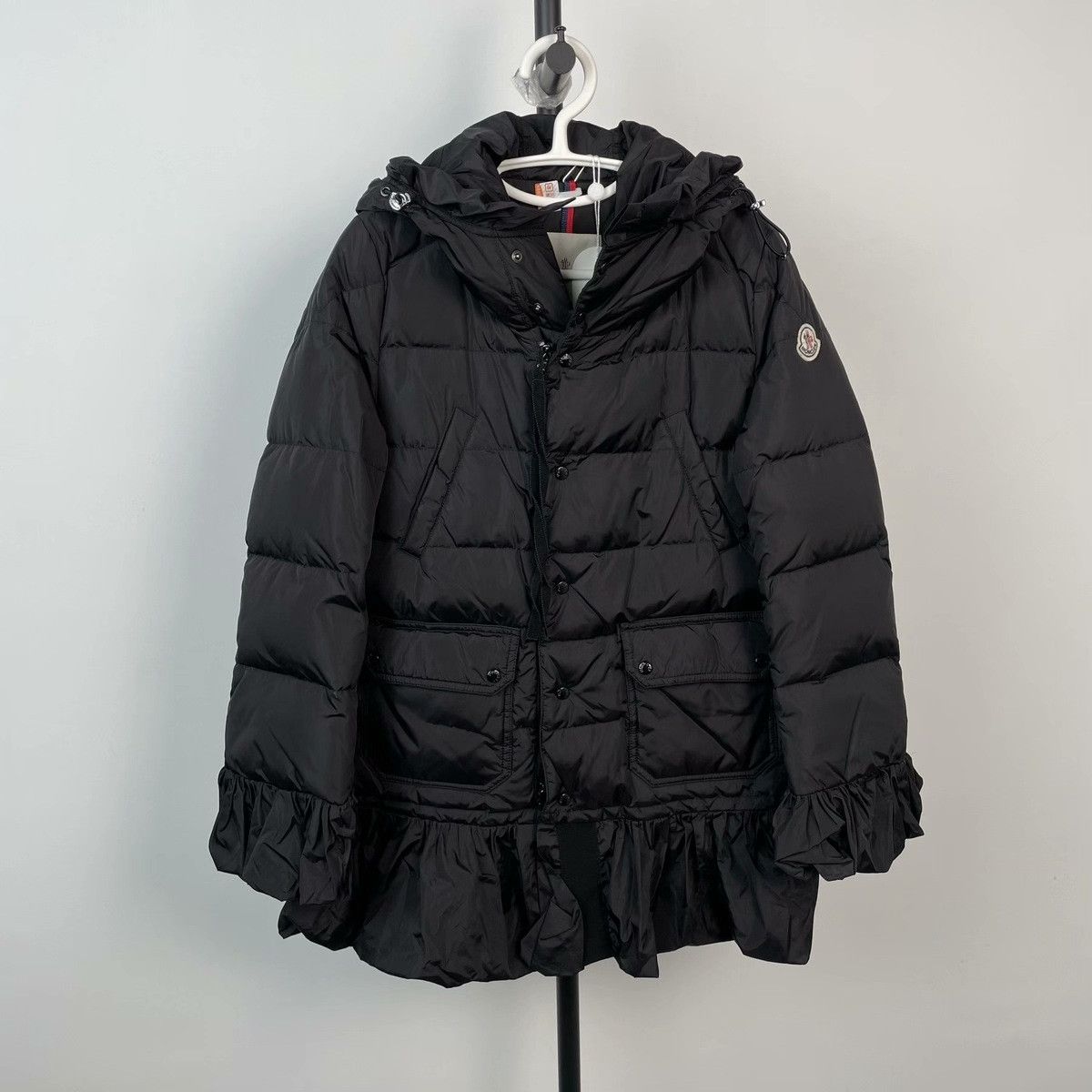 Moncler Moncler Down Black Down Jacket M Women Size M / US 6-8 / IT 42-44 - 1 Thumbnail