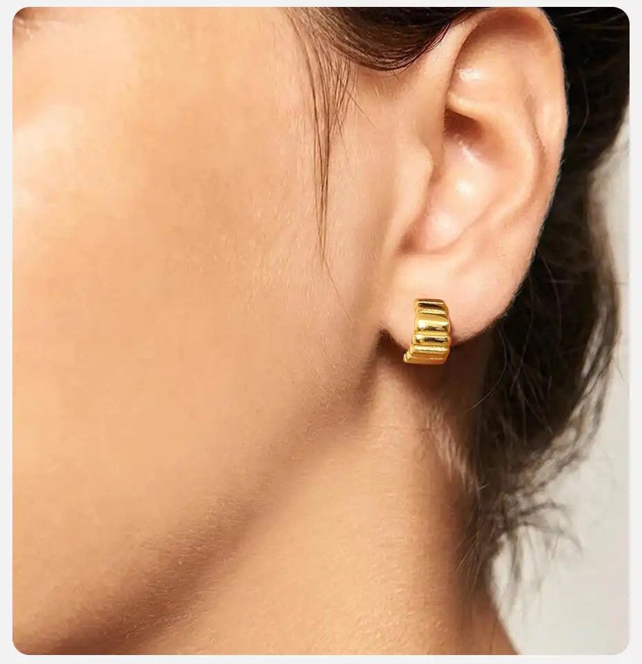 Other C Shaped Earrings Size ONE SIZE - 3 Thumbnail