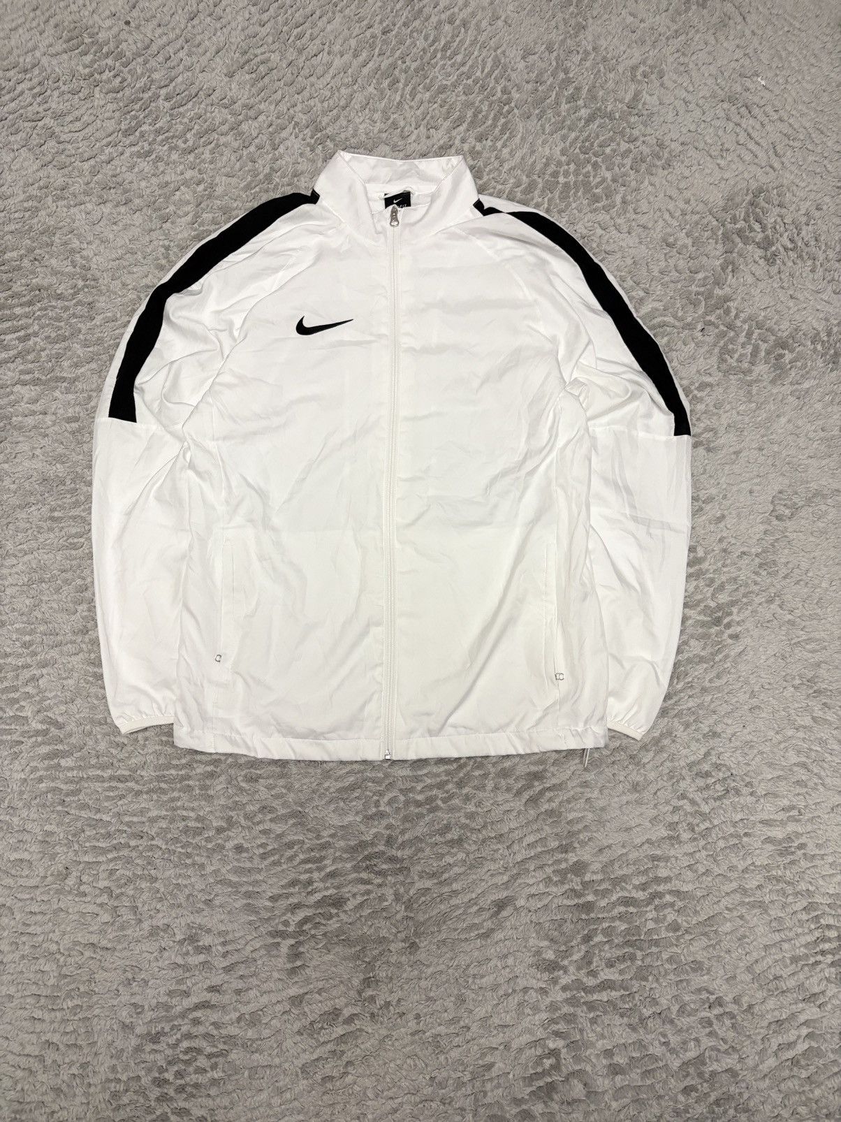 Nike Nike | Vintage | 2000s | White | Size: L Size US L / EU 52-54 / 3 - 1 Thumbnail
