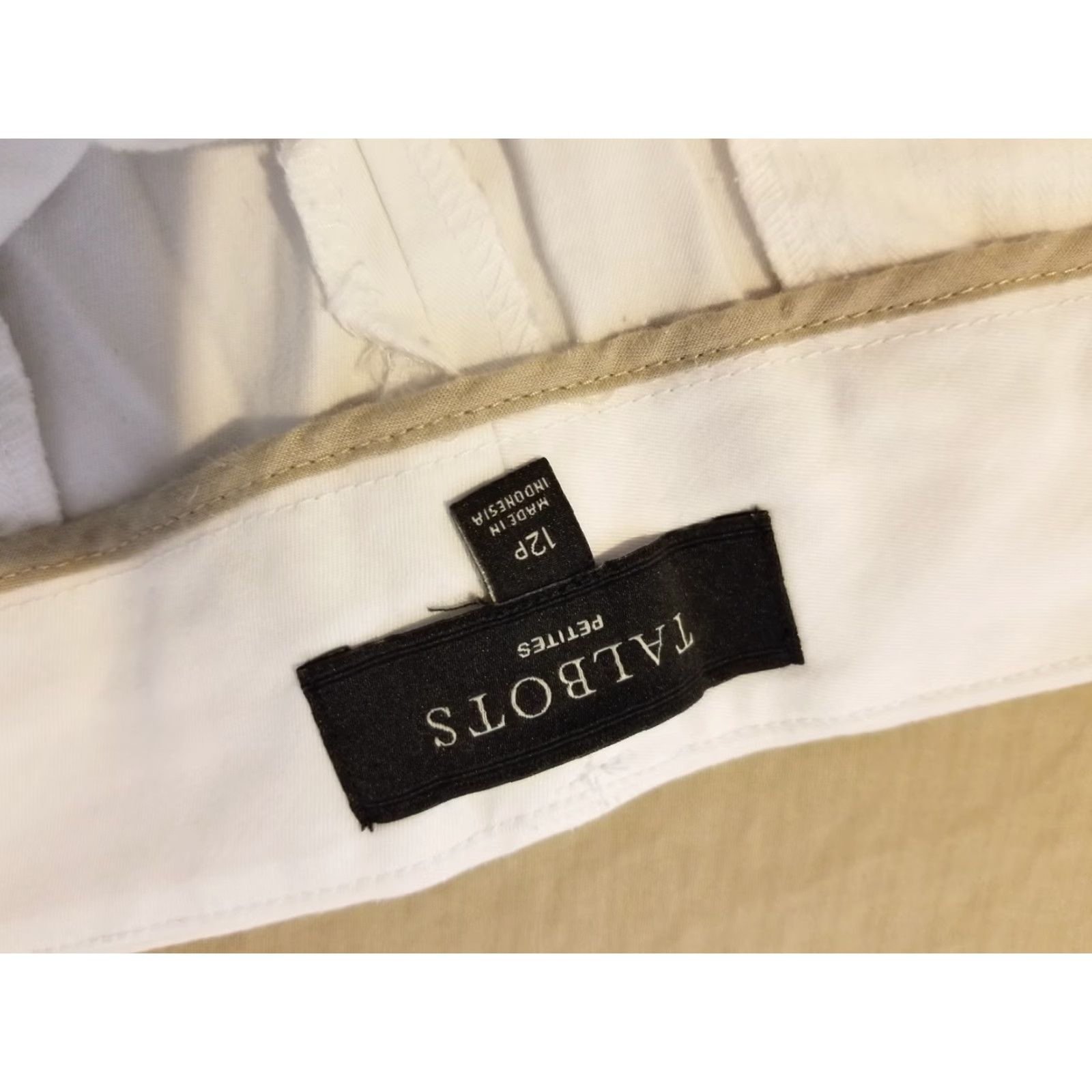 Talbots Talbots Shorts 12P Petite Khaki Chino Womens Casual Linen Cotton Flat Front Beige 12P Petite Slash Pocket Size 34" / US 12 / IT 48 - 3 Thumbnail
