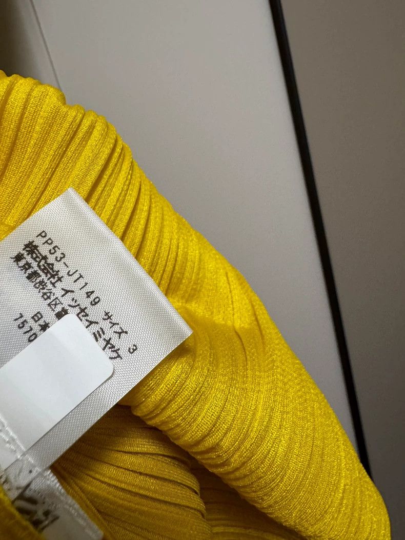 Issey Miyake Issey Miyake size:3 A bright yellow pleated vest Size M / US 6-8 / IT 42-44 - 2 Thumbnail