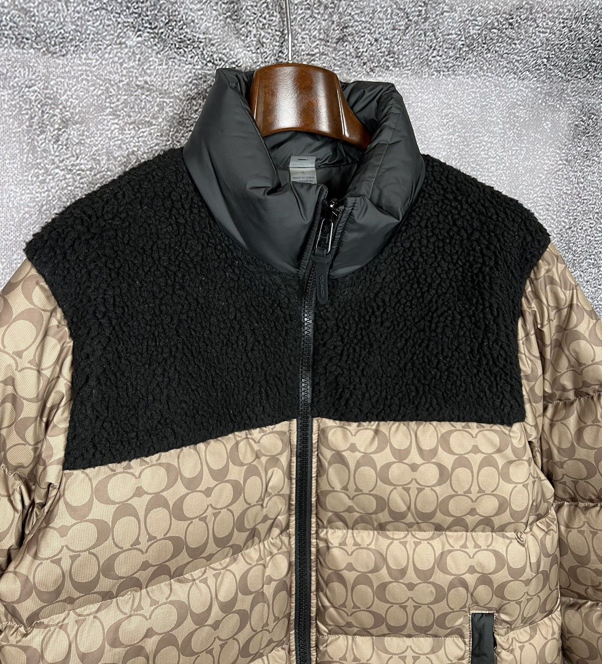 Coach Coach monogram signature Sherpa puffer jacket duck down Size US L / EU 52-54 / 3 - 7 Thumbnail