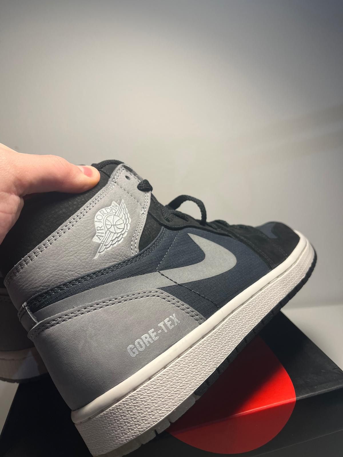 Nike Jordan 1 Retro High Element GoreTex Black Particle Grey 40.5 Size US 7.5 / EU 40-41 - 7 Thumbnail