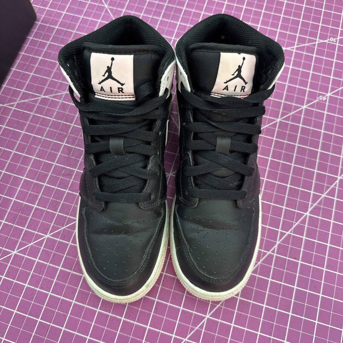 Jordan Brand Air Jordan 1 Mid Arctic Punch GS Youth size 6Y Size US 6 / EU 39 - 4 Thumbnail