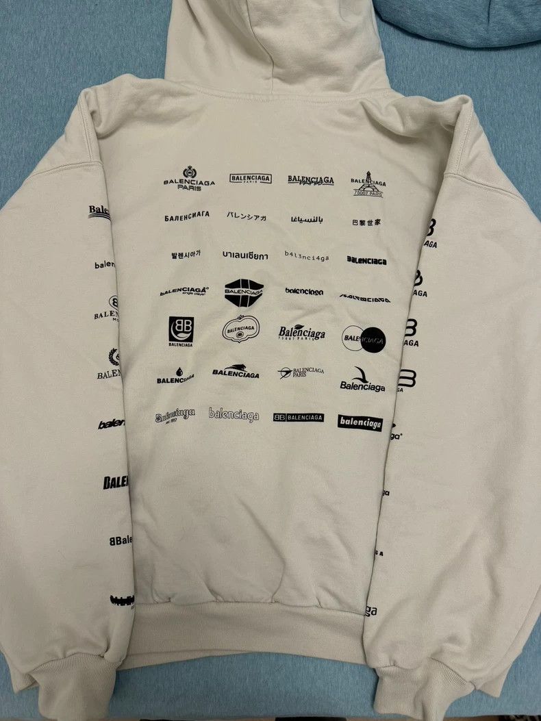 Balenciaga Balenciaga SS23 monogram family photo printed hooded sweats Size US XS / EU 42 / 0 - 2 Thumbnail