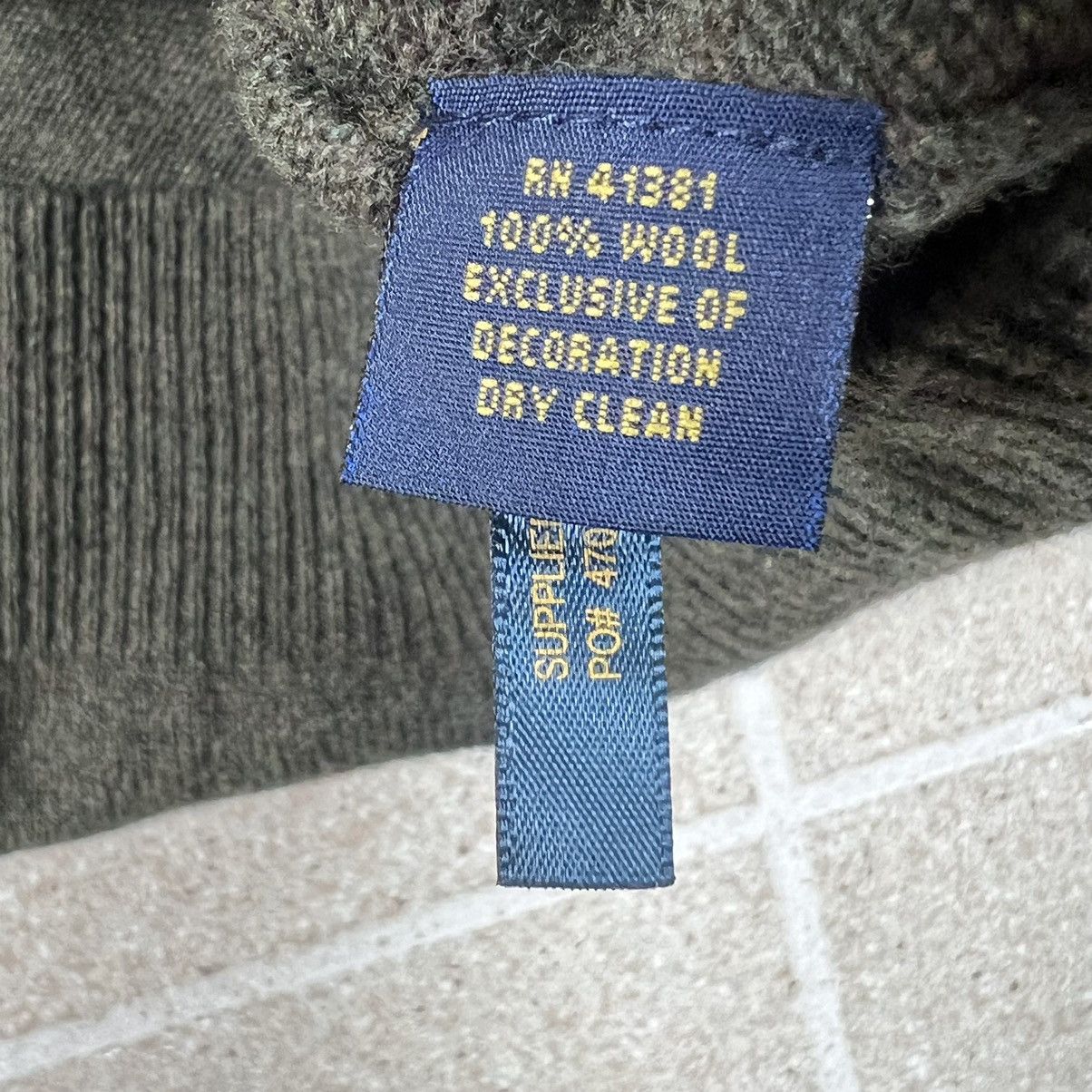 Polo Ralph Lauren × Vintage Polo Ralph Lauren 100% Wool V Neck Sweater Olive Green Size US L / EU 52-54 / 3 - 6 Thumbnail