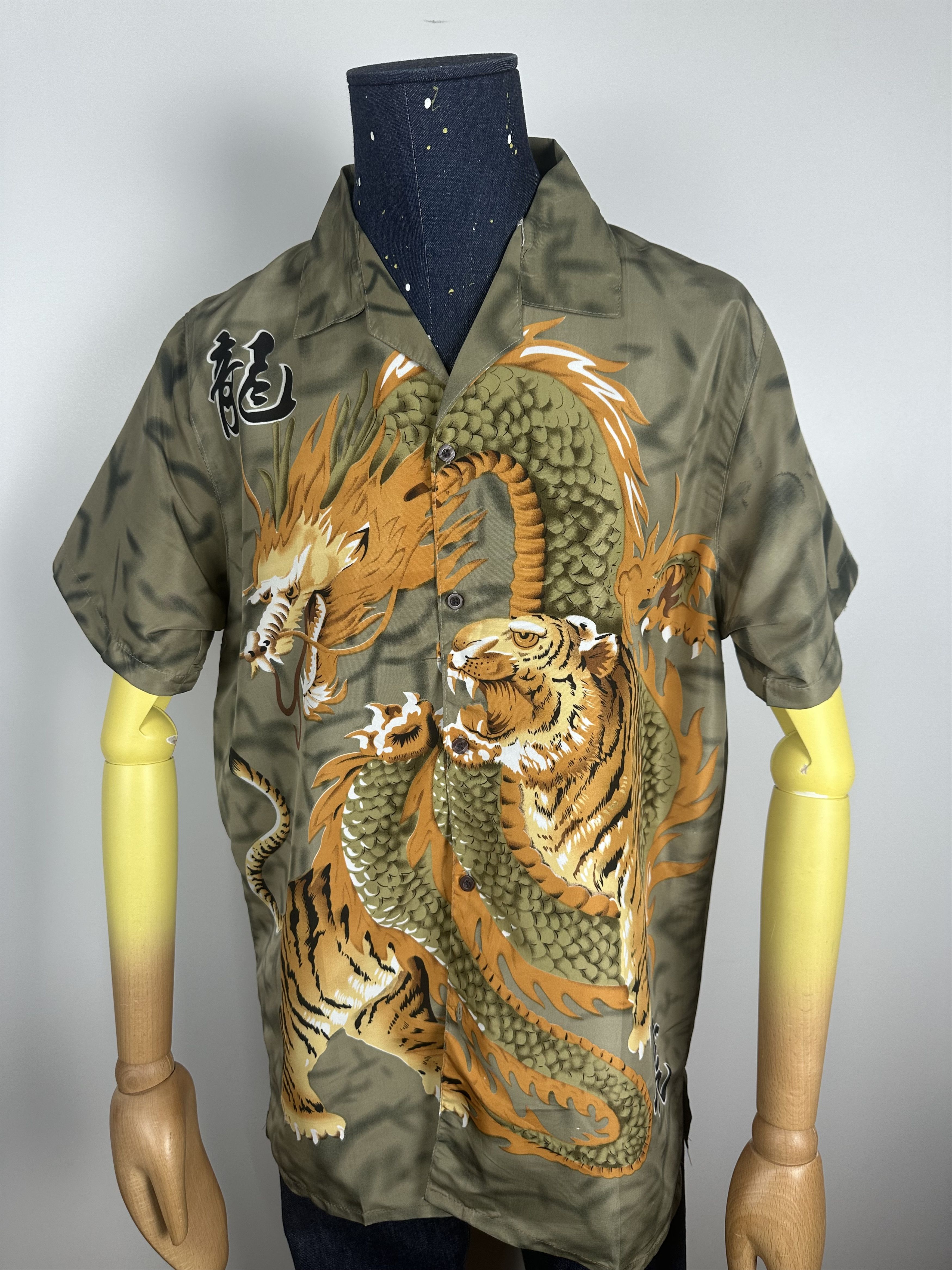 Vintage Dragon Tiger Vintage Button down 90s Unisex oversized Size US L / EU 52-54 / 3 - 1 Thumbnail