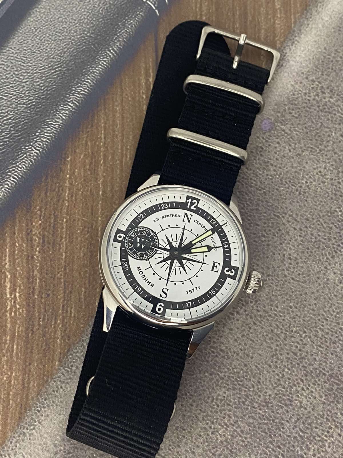 Vintage Molniya Compass Molniya 3602 43 mm , 22 mm strap, Mechanical Size ONE SIZE - 4 Thumbnail