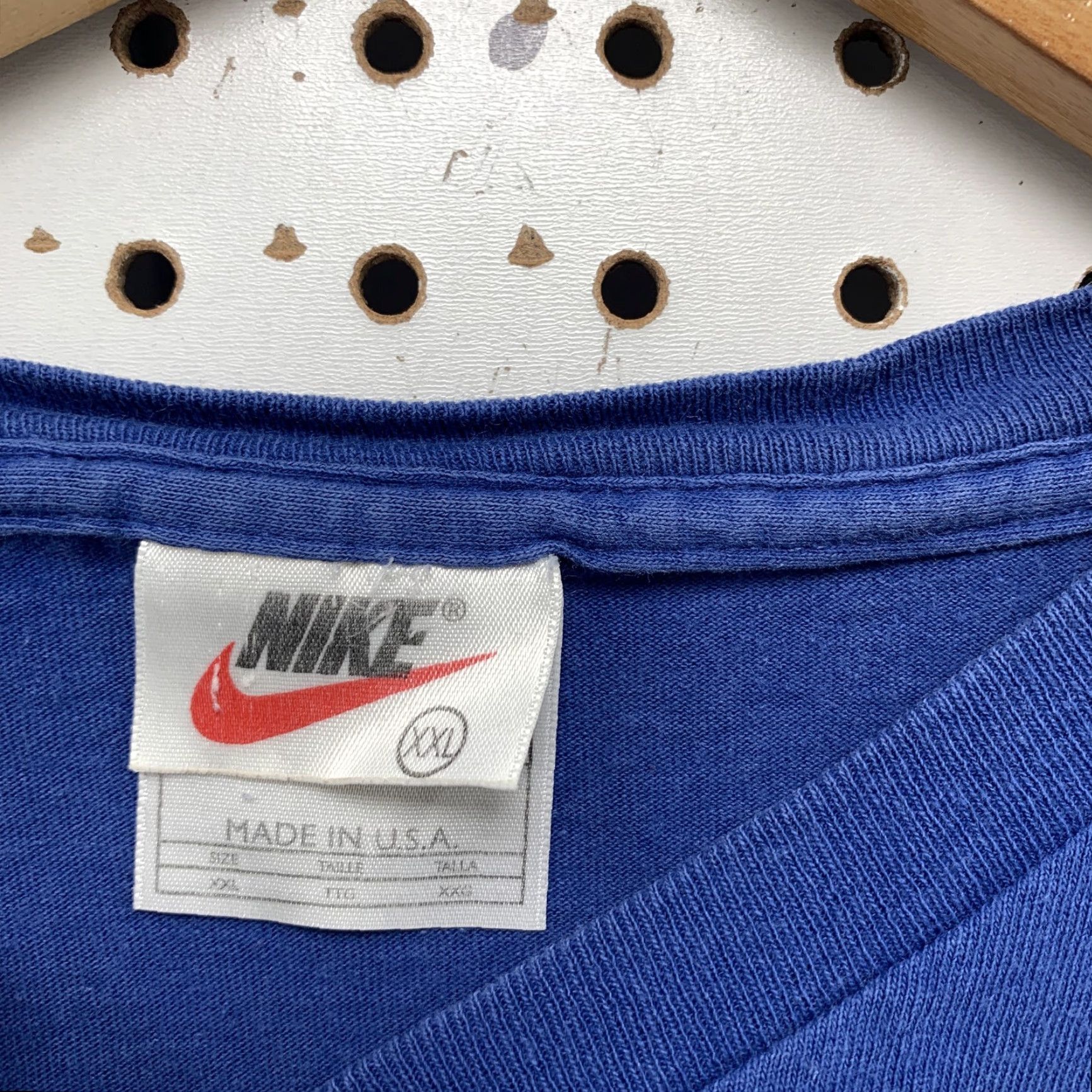 Nike VINTAGE 90s Nike Essential Swoosh Shirt Mens 2XL Blue Distressed Cotton T-Shirt Size US XXL / EU 58 / 5 - 2 Thumbnail