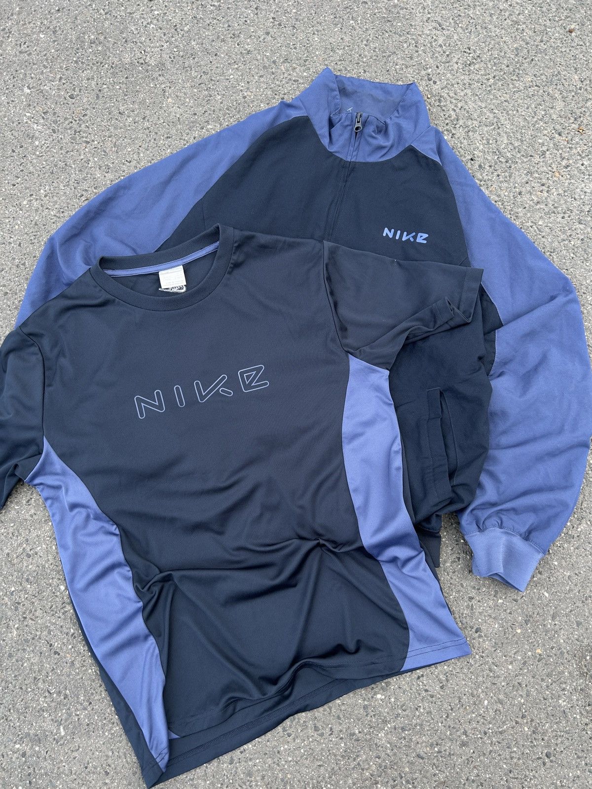 image of 2 In 1 Nike Tn Vintage 90's 00S T Shirt & Jacket in Navy, Men's (Size Medium)