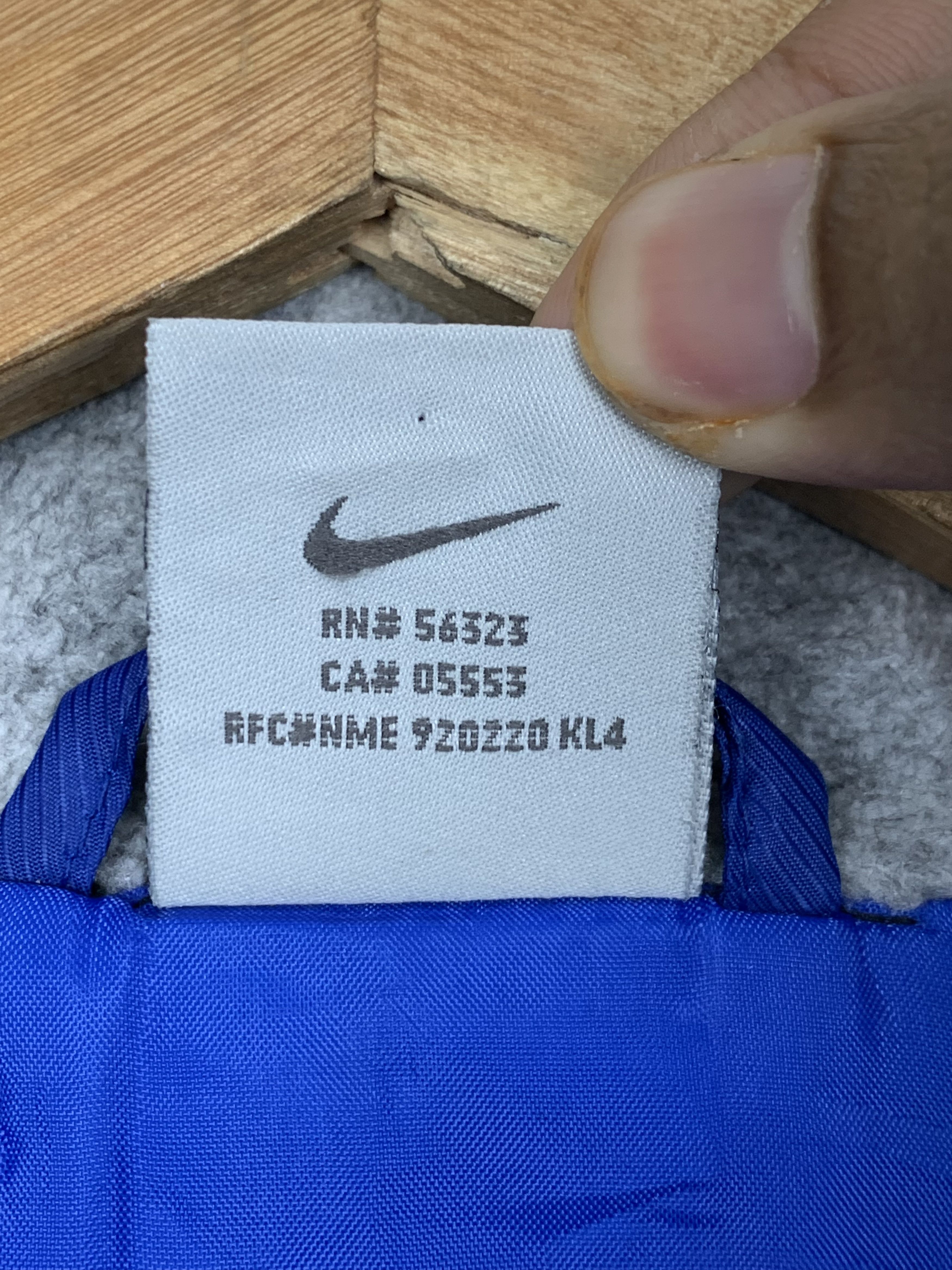 Vintage Vintage Nike Swoosh Windbreaker Jacket J1363 Size US S / EU 44-46 / 1 - 13 Thumbnail