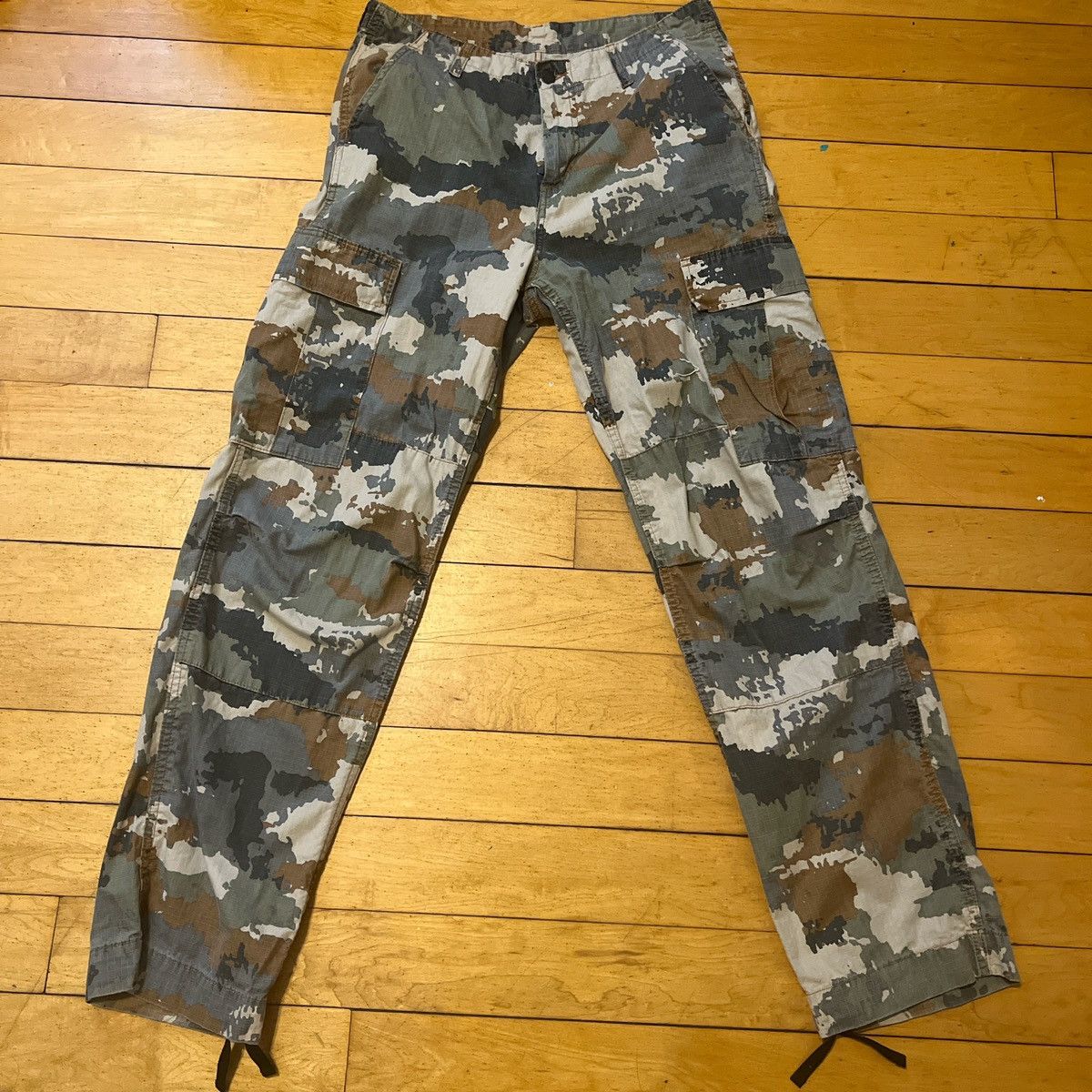 Carhartt Wip Carhartt WIP Camo Cargo Pants Size US 31 - 1 Thumbnail