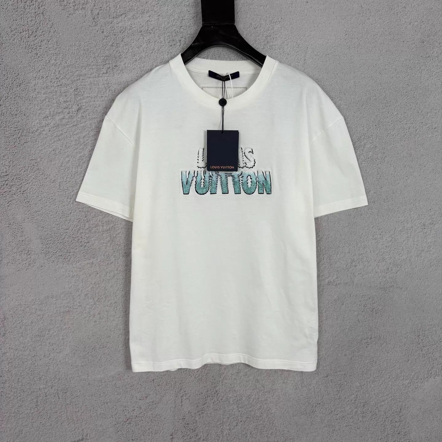 Louis Vuitton White Short-Sleeve Graphic T-Shirt, Size M Size US M / EU 48-50 / 2 - 1 Thumbnail