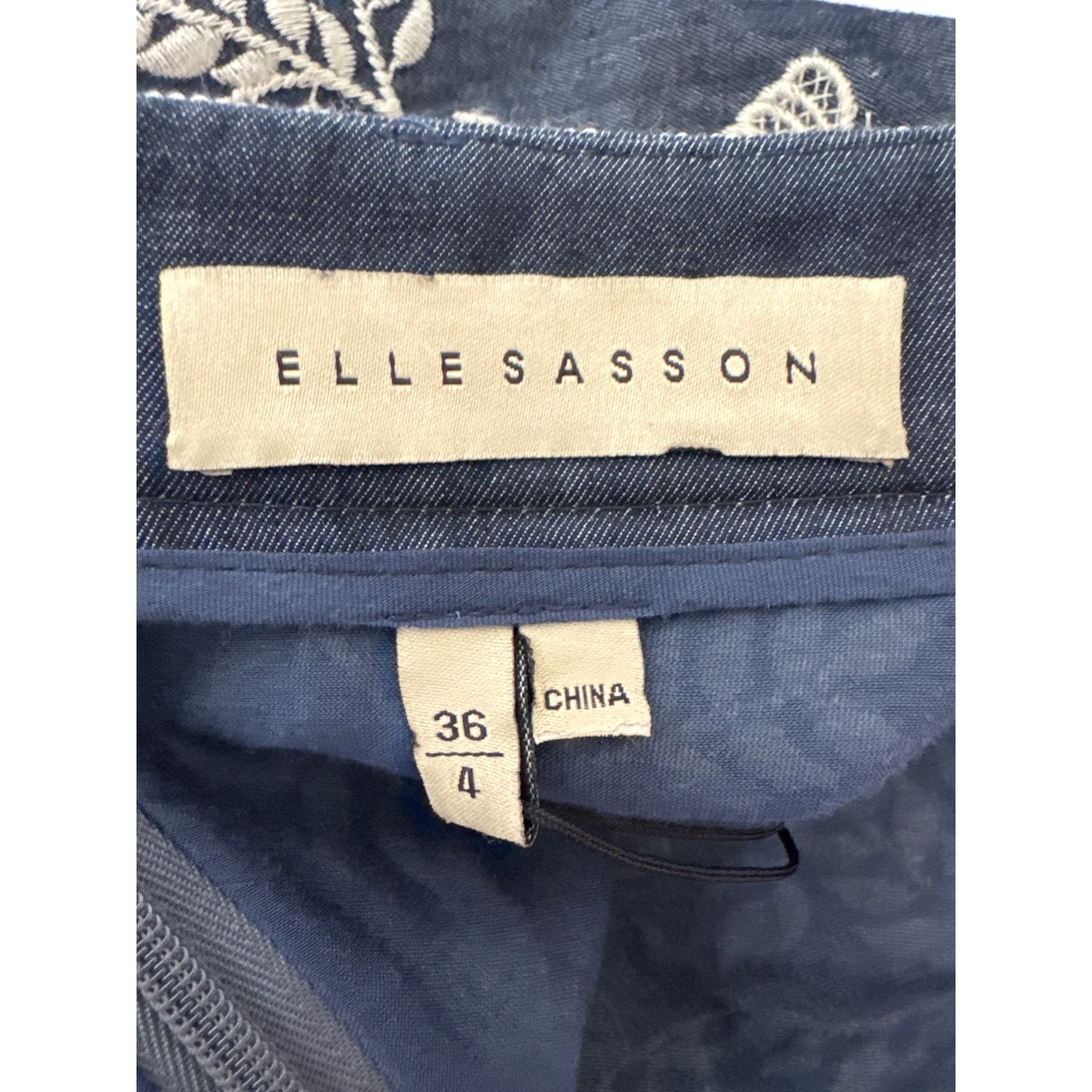 Other ELLE SASSON Beaded Fringe Floral Embroidery Mini Skirt 36/4 Size 27" / US 4 / IT 40 - 3 Thumbnail