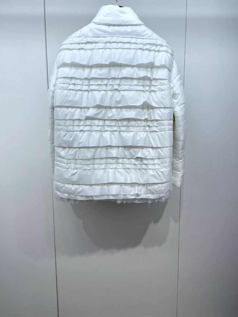 Chanel Chanel Snow Series Snow White Cotton jacket 2504-Nextarrow Size XXS / US 00 / IT 34 - 2 Thumbnail