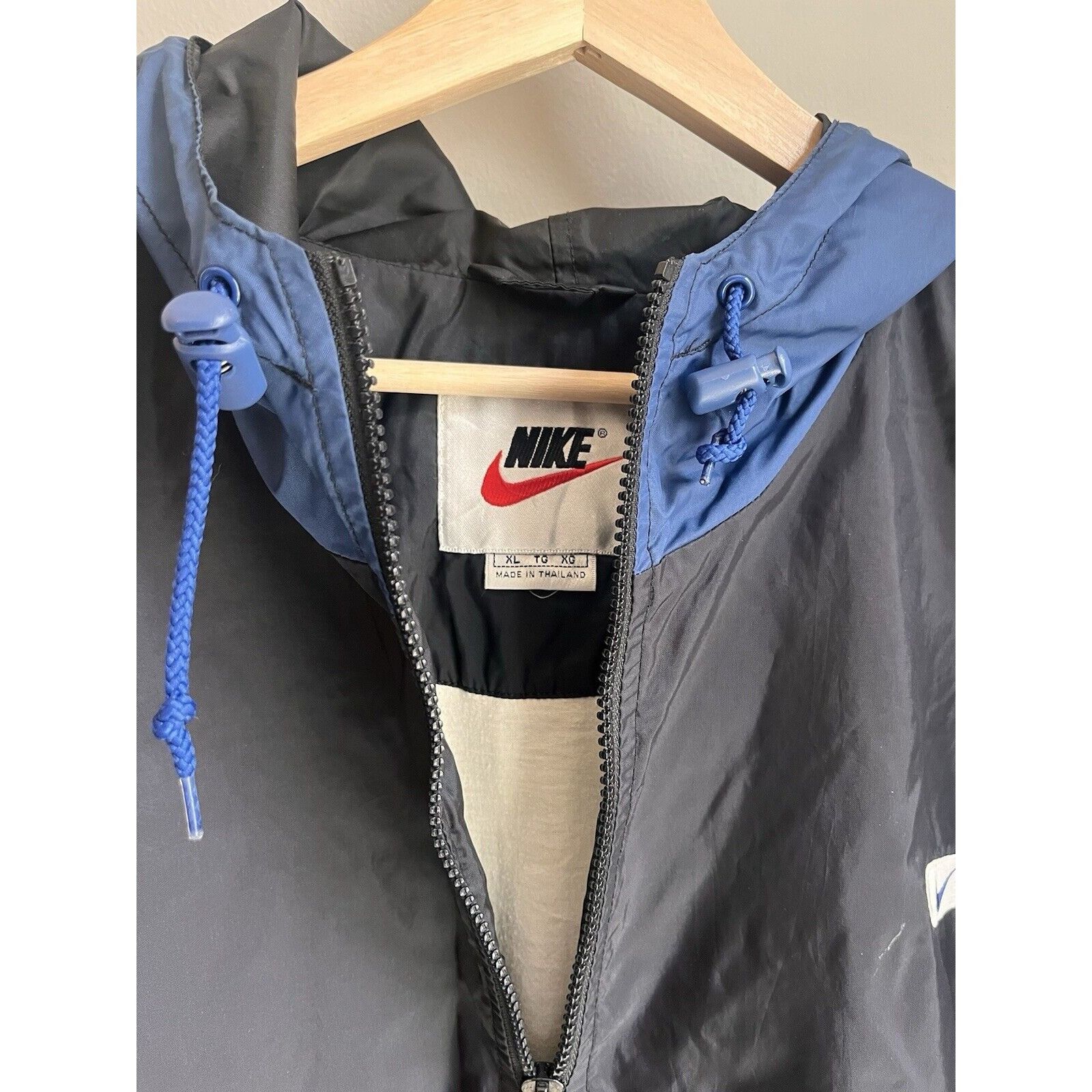 Nike VINTAGE NIKE AIR LOGO WINDBREAKER WARM UP STARTER RAIN COAT Size US XL / EU 56 / 4 - 4 Thumbnail