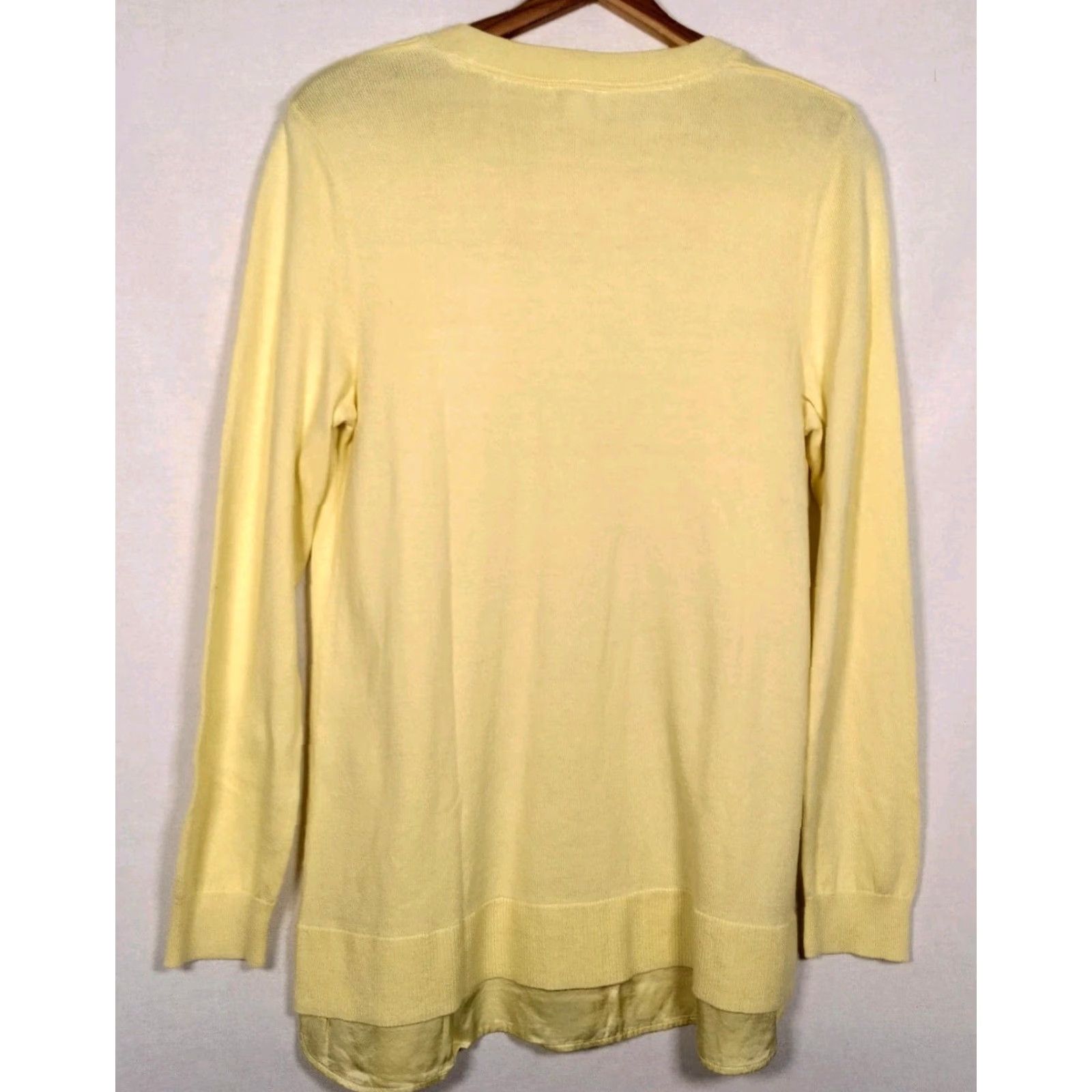 J. Jill J Jill Sweater Women Small V-Neck Yellow Knit Satin Layered Look Pullover Size S / US 4 / IT 40 - 2 Thumbnail