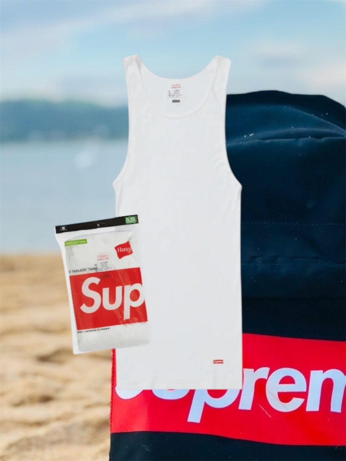 Supreme Supreme x Hanes Tank Tops XL (3 Pack) white Size US XL / EU 56 / 4 - 1 Thumbnail