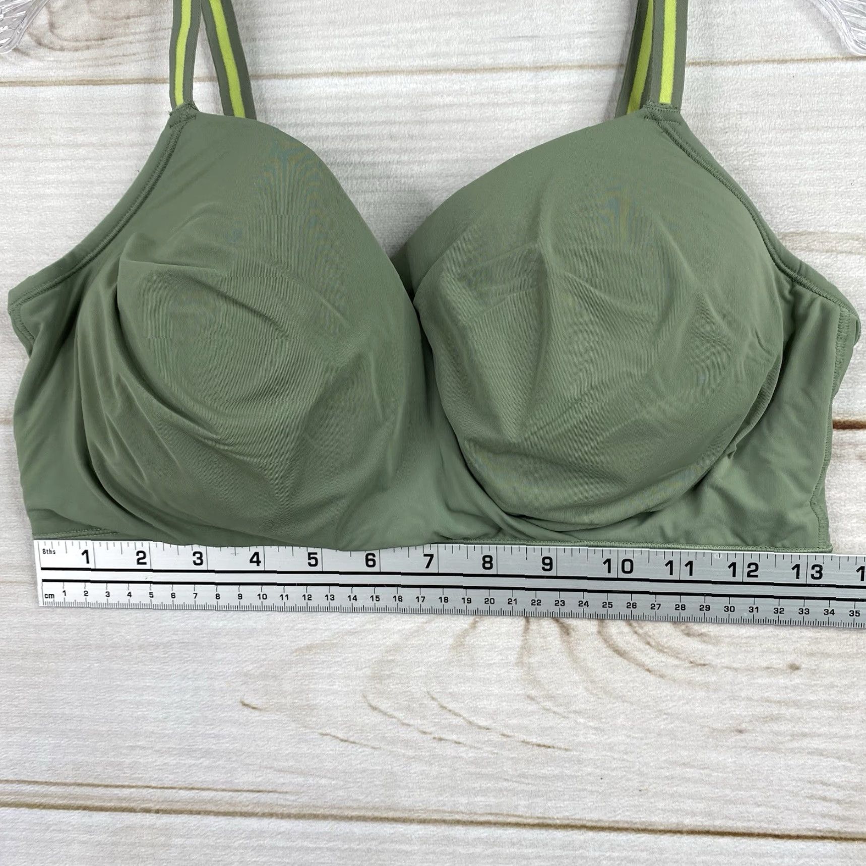 Vintage Kindly XXL Green Wireless Cross Over Hybrid Sea Spray Bra - T-Shirt Style, Convertible, Adjustable Strap, White? Size ONE SIZE - 3 Thumbnail