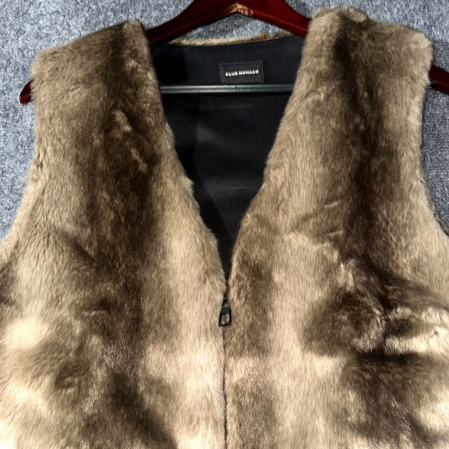 Club Monaco VINTAGE Club Monaco Vest Womens M Brown Faux Fur Zip Pockets Ribbed Hem Full Zip Size M / US 6-8 / IT 42-44 - 3 Thumbnail
