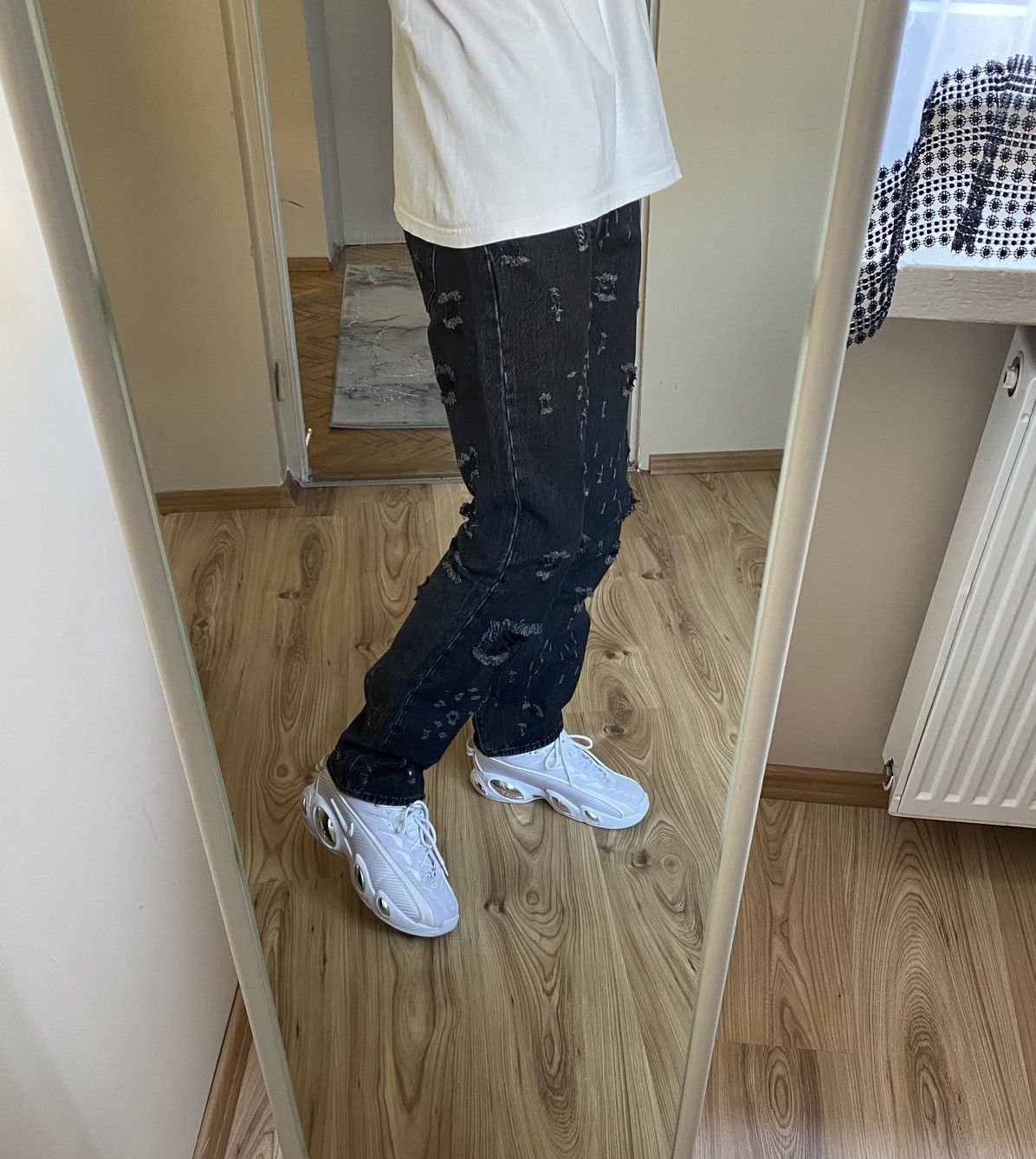Levi's × Vintage Levi’s 501 Original Fit men’s Straight Fit Denim Jeans Size US 32 / EU 48 - 5 Thumbnail