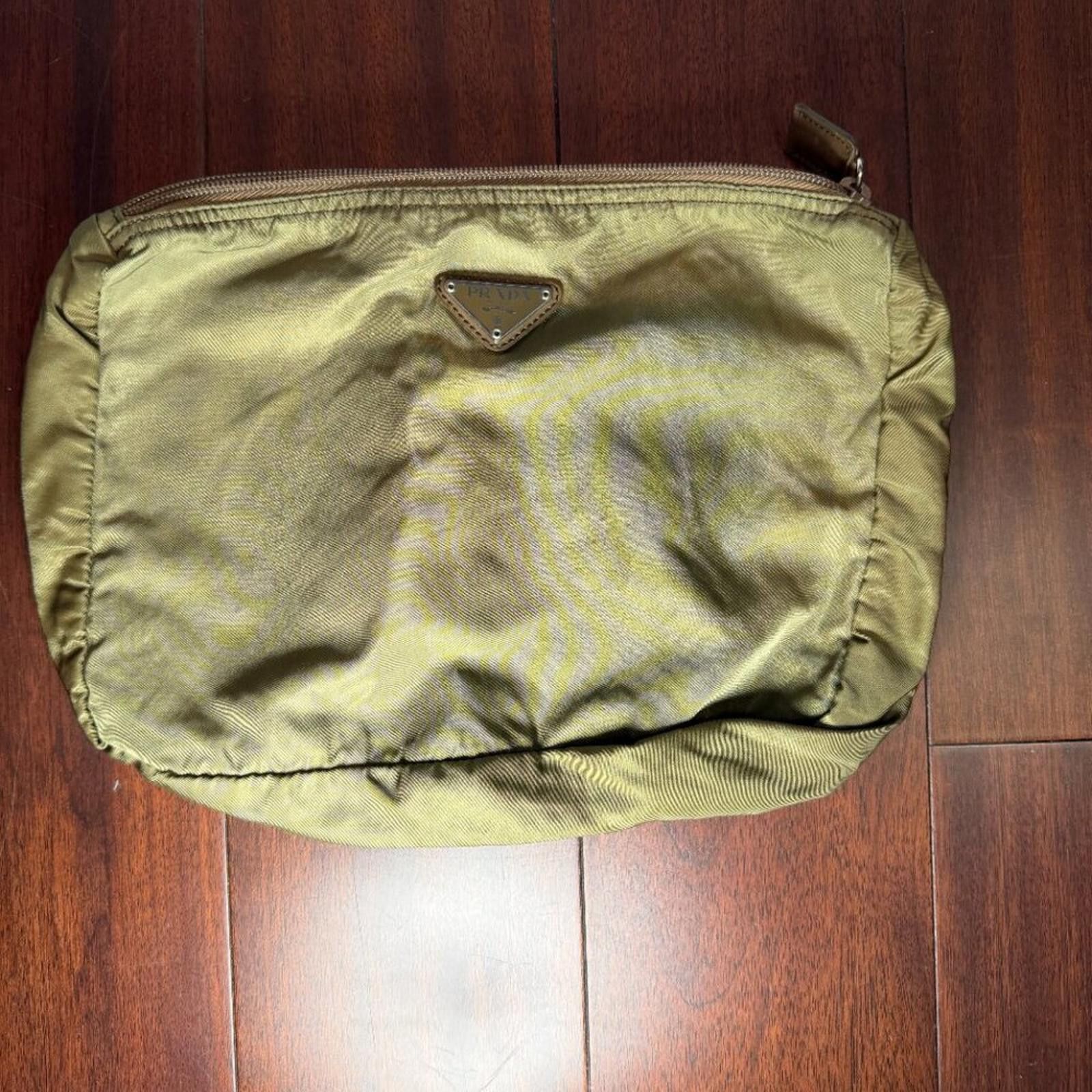 Prada Prada Logo Plate Nylon Cosmetic Pouch Olive Green Size ONE SIZE - 2 Thumbnail