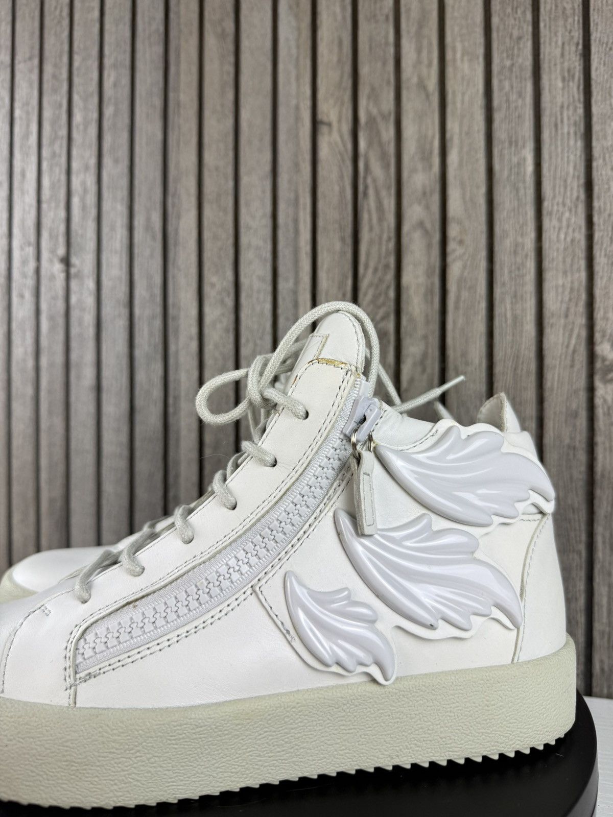 Giuseppe Zanotti 2000s Kanye west Giuseppe Zanotti Triple Wing White sz 40 Size US 7.5 / EU 40-41 - 2 Thumbnail