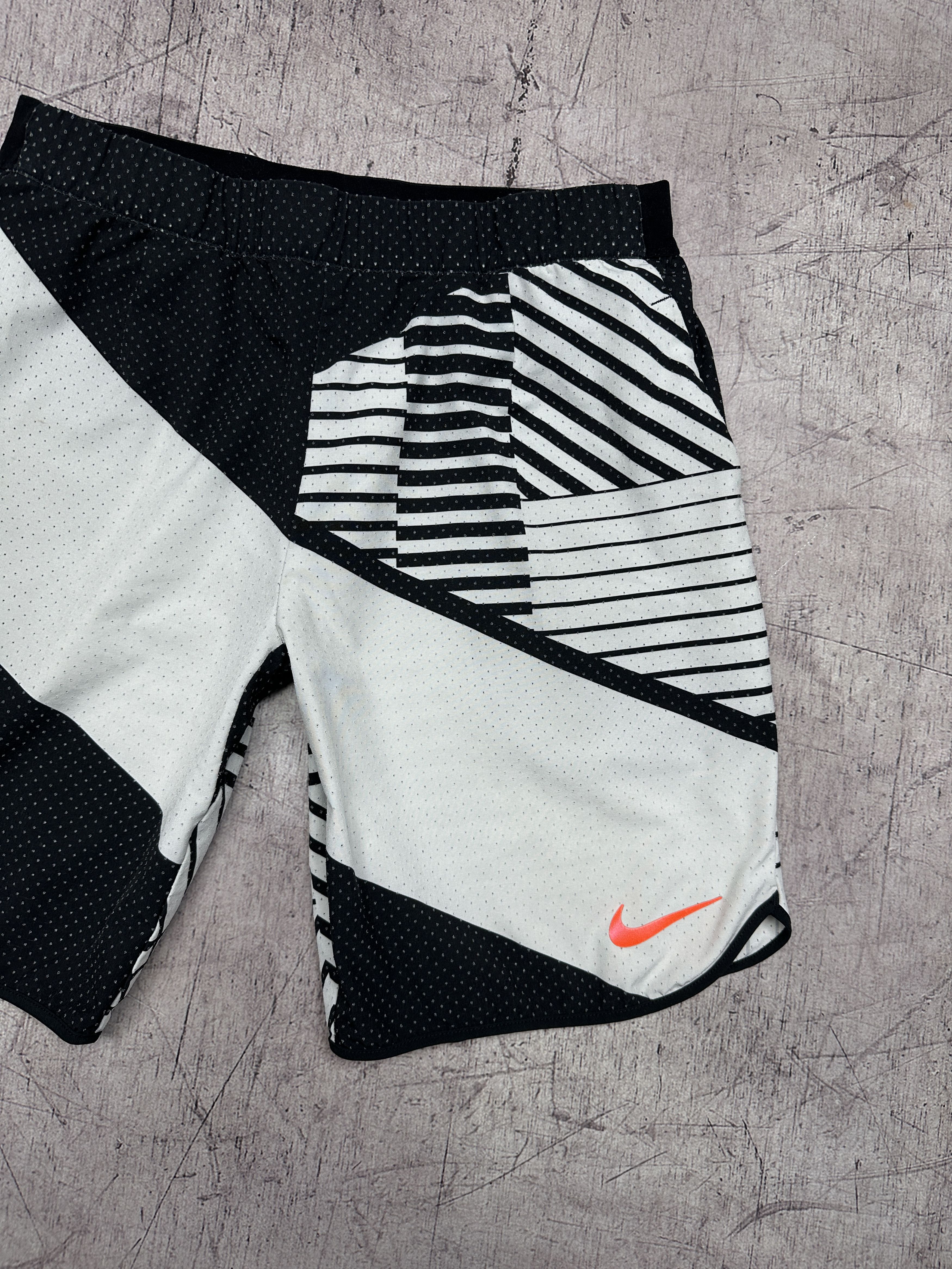 Nike Nike Dri Fit Mens Shorts Running Size US 32 / EU 48 - 2 Thumbnail