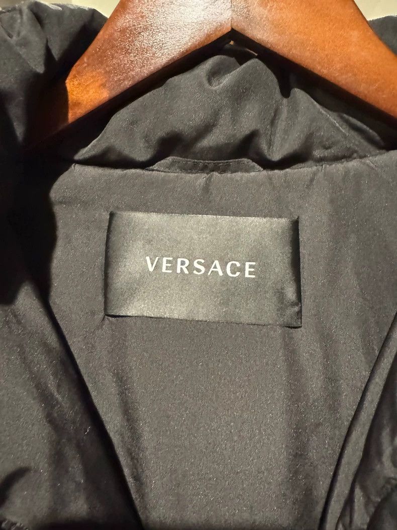 Versace Versace Goose down jacket with a hood Size M / US 6-8 / IT 42-44 - 3 Thumbnail
