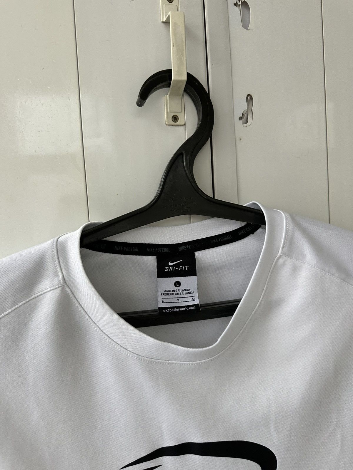 Nike Vintage Nike T-shirt Centre Logo Size US L / EU 52-54 / 3 - 8 Thumbnail