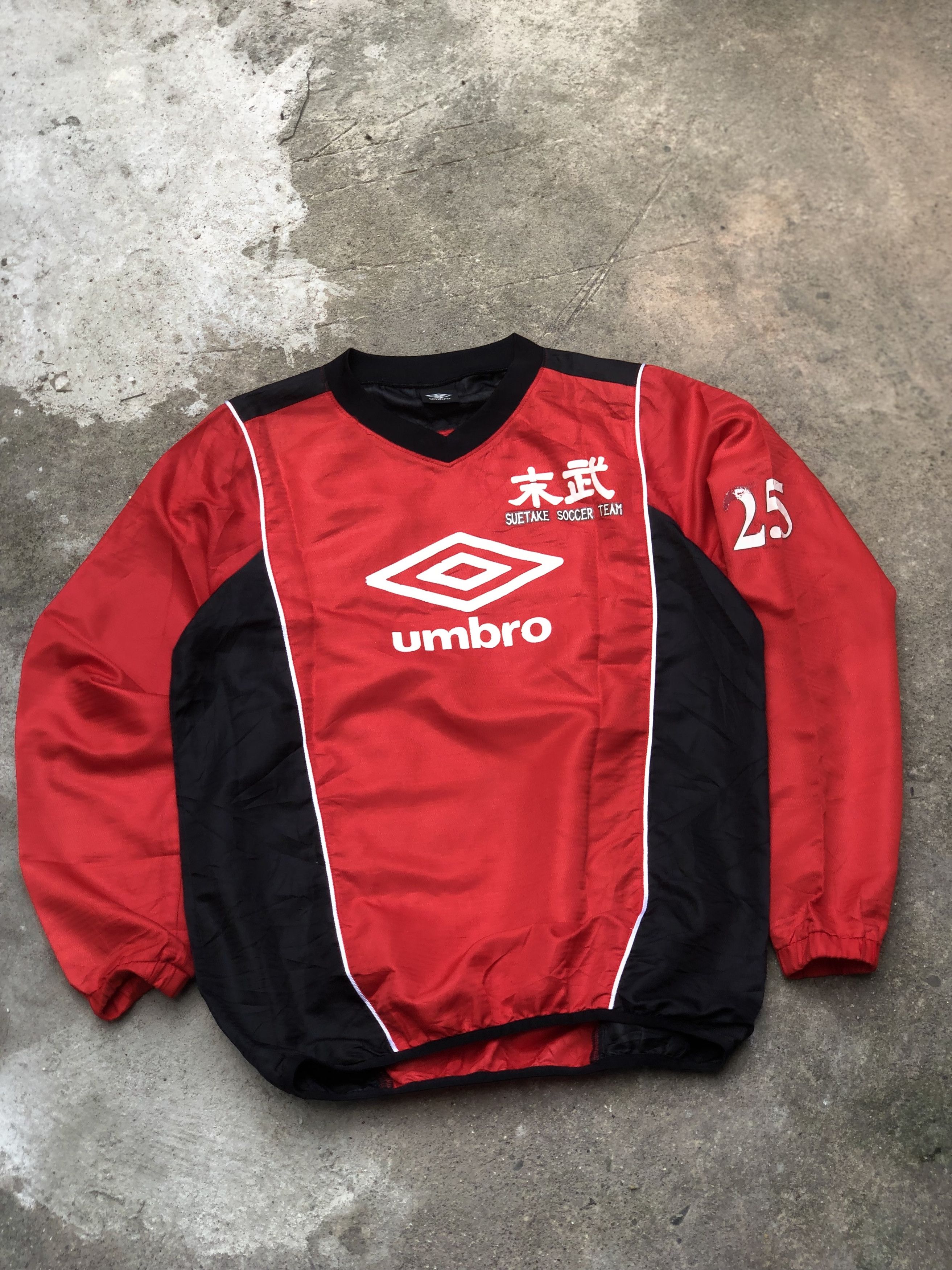 Umbro Umbro Big Logo 00s Pullover Jersey Vintage Item Outfit Red Size US M / EU 48-50 / 2 - 3 Thumbnail