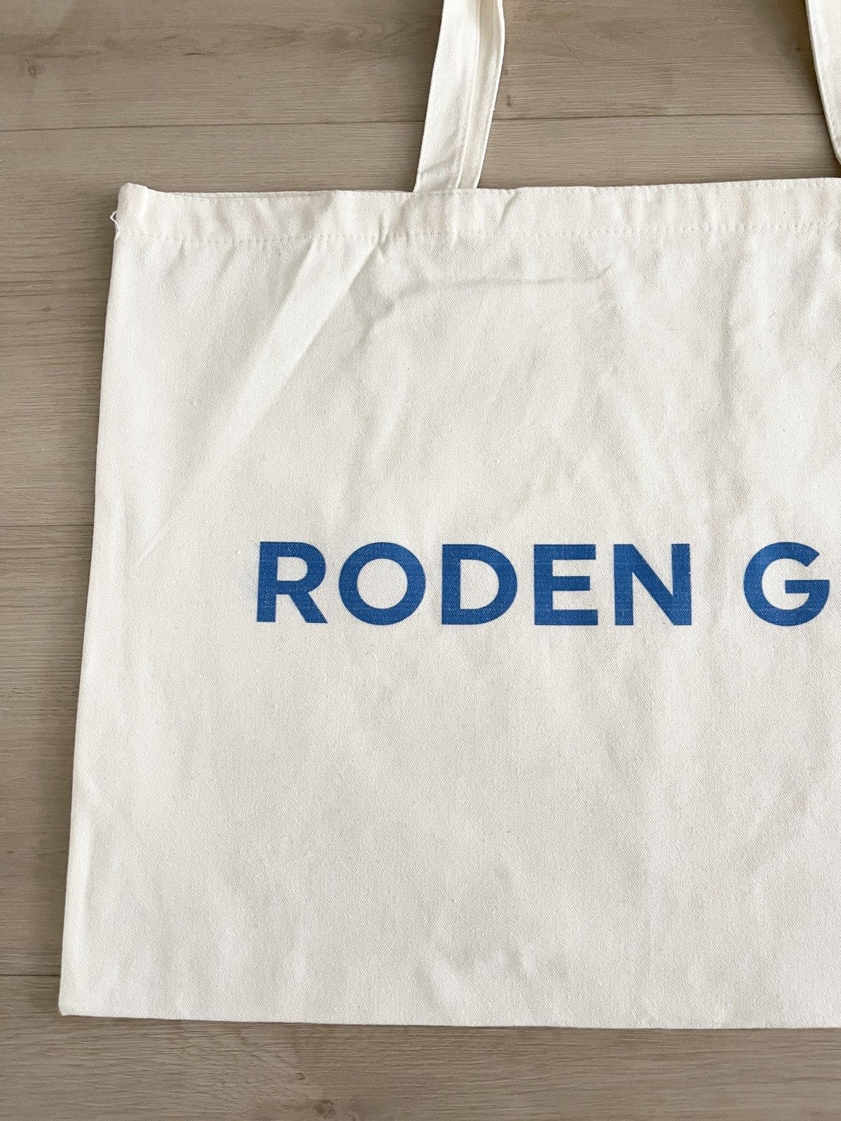 Designer STEAL! Roden Gray Jumbo Tote Bag - NEW Size ONE SIZE - 5 Thumbnail