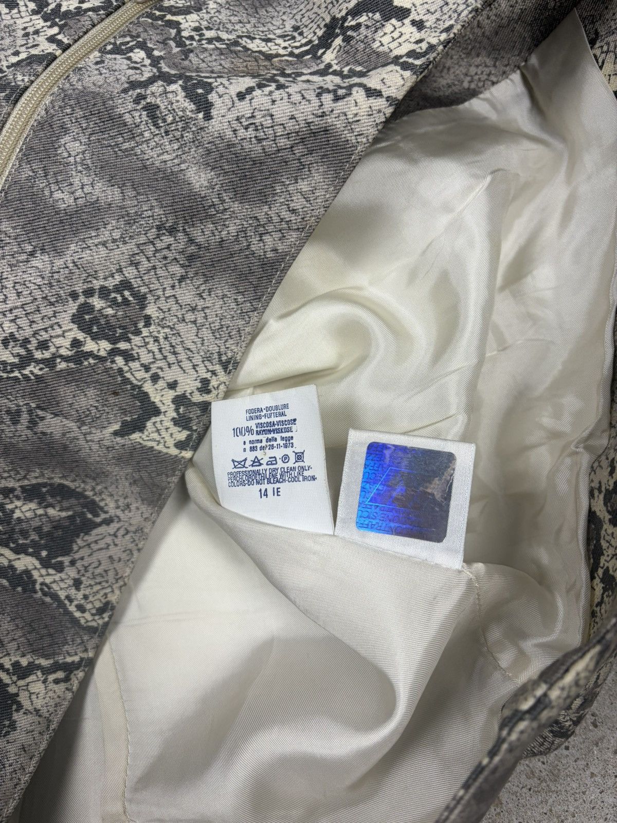Versace Vintage 1990s Versus Gianni Versace Snake Print Animal Vest Size US M / EU 48-50 / 2 - 13 Thumbnail