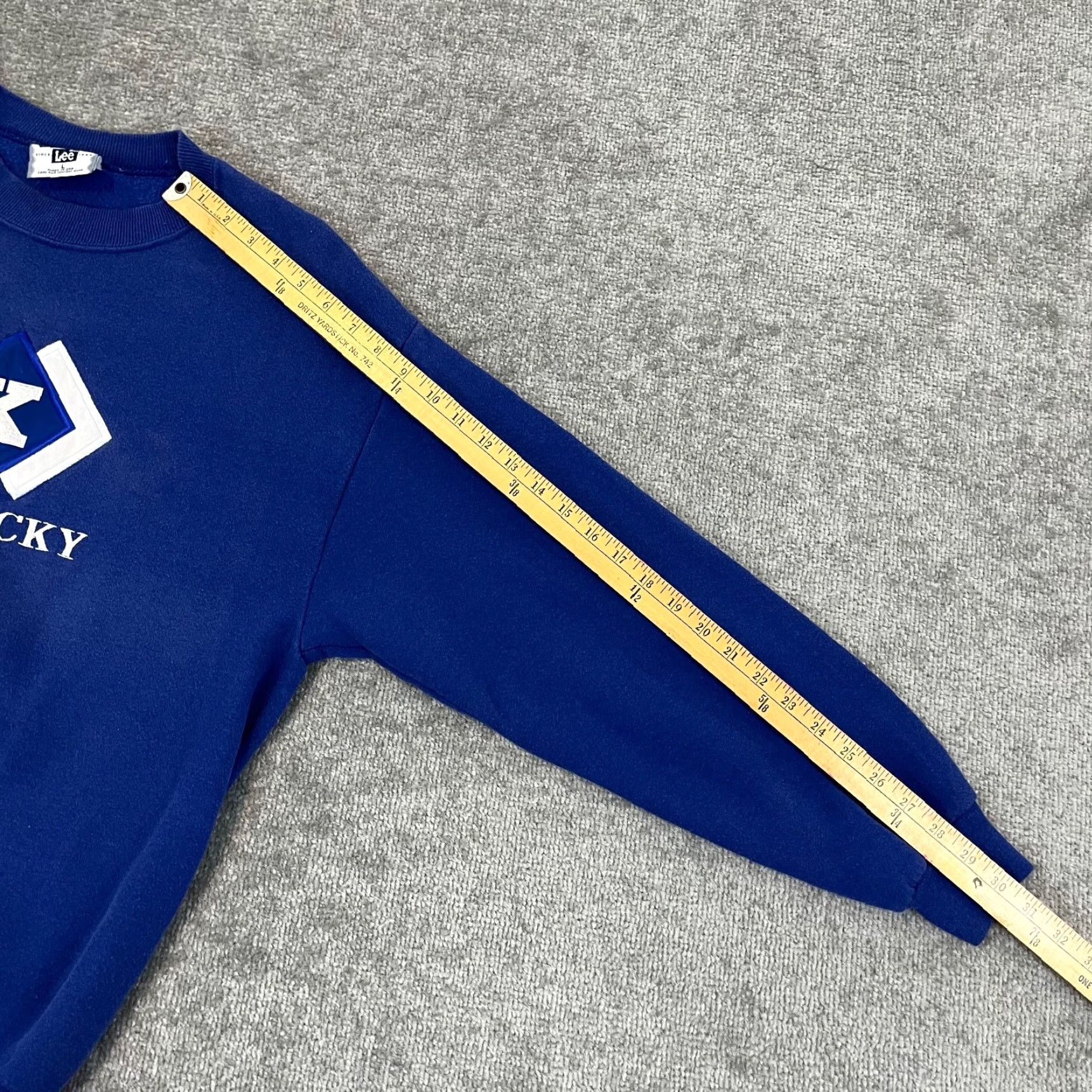 Lee VTG University of Kentucky Sweatshirt Mens Large Blue Crewneck Lee Jacket University 90s College Sport Blue Devils Embroidered Logo Size US L / EU 52-54 / 3 - 7 Thumbnail