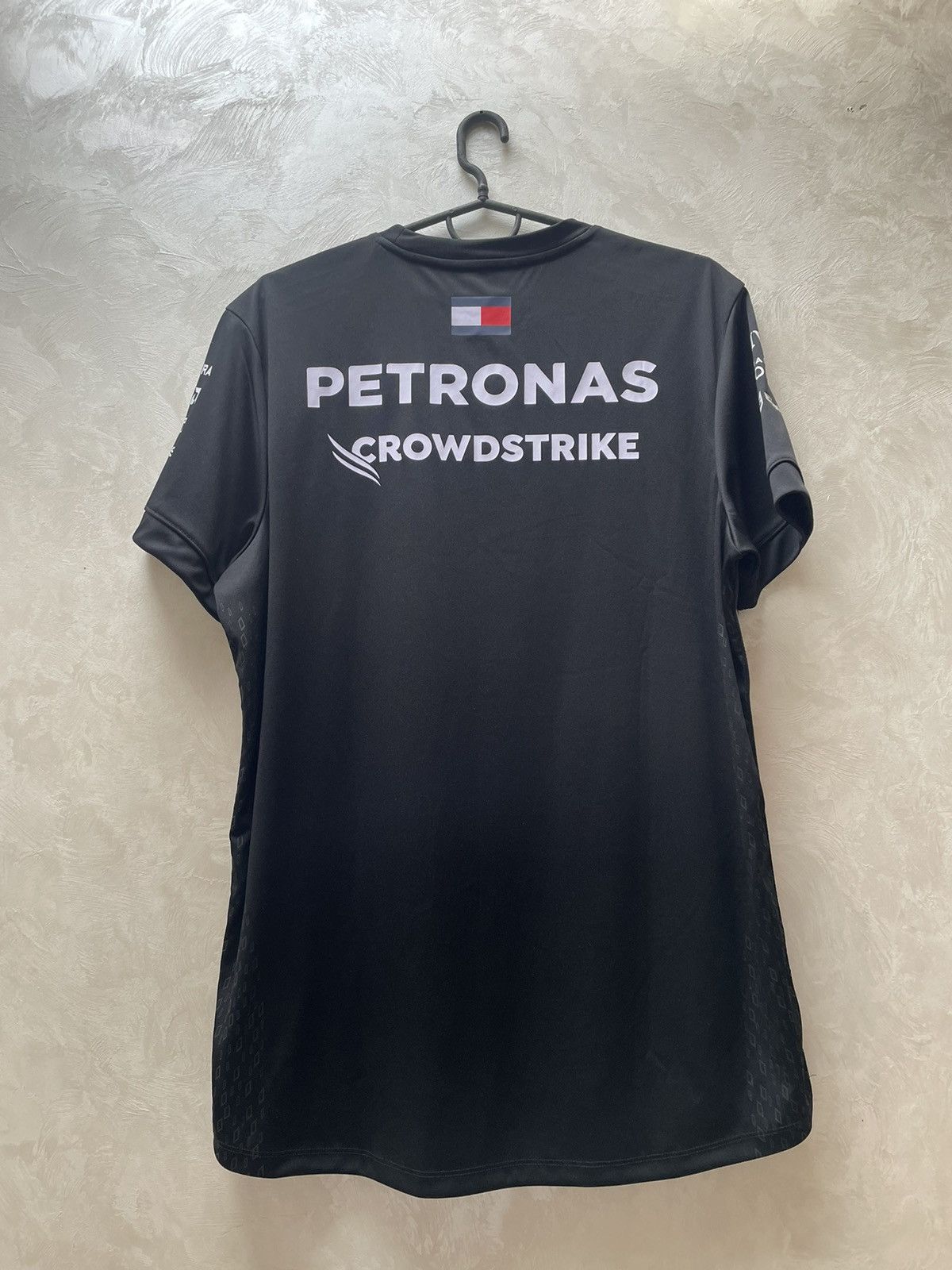 Formula 1 × Tommy Hilfiger Mercedes AMG Petronas F1 T Shirt Team Driver T-Shirt Size US L / EU 52-54 / 3 - 8 Thumbnail