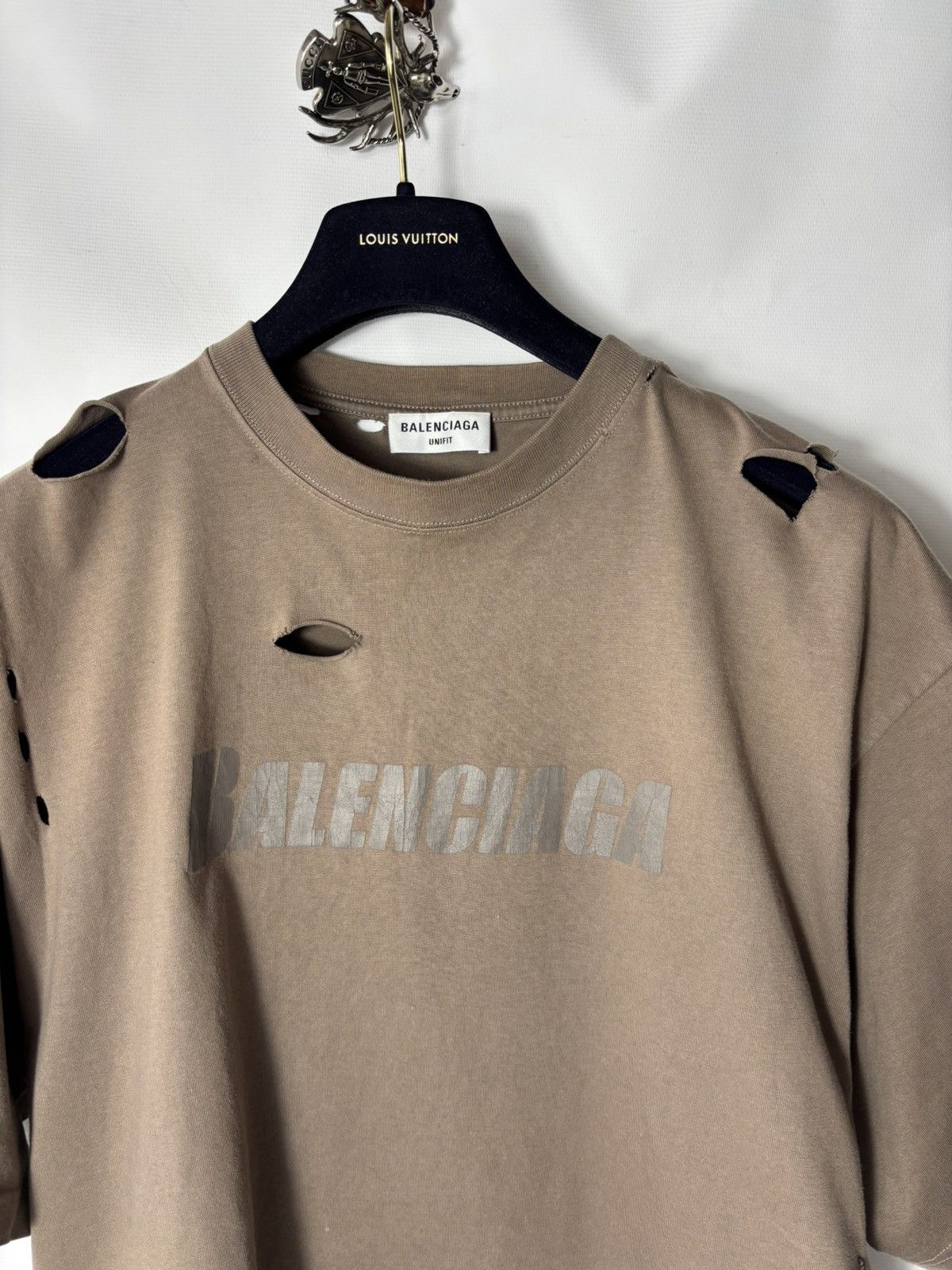 Balenciaga Balenciaga Destroyed Oversized T-Shirt Size US XS / EU 42 / 0 - 3 Thumbnail