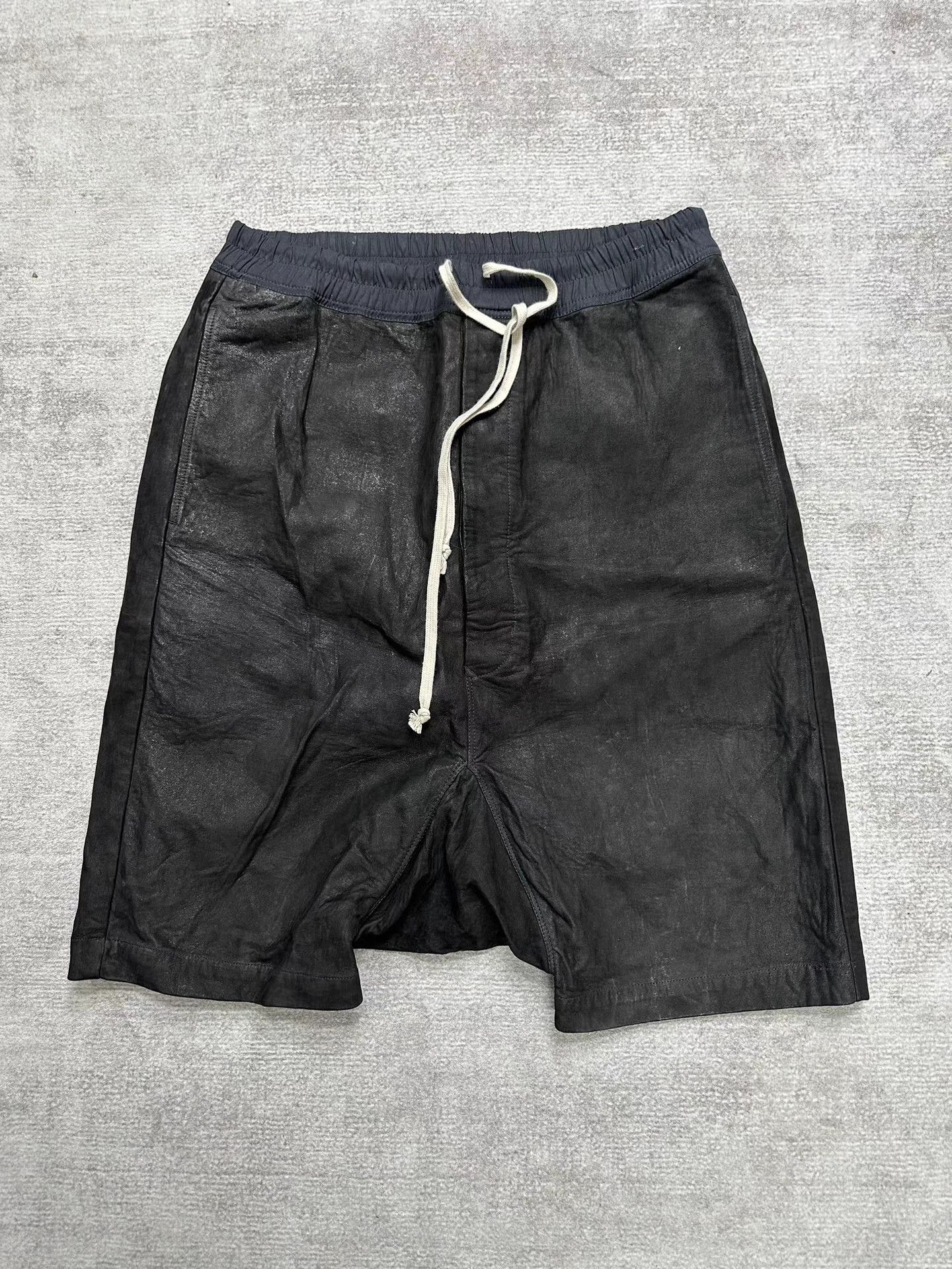 Rick Owens Rick Owens Distressed Lambskin Shorts K20 Size US 34 / EU 50 - 1 Thumbnail