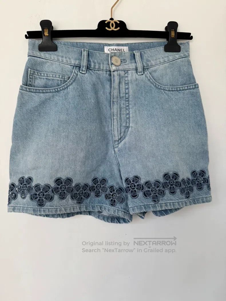 Chanel Chanel Hollow-out embroidered camelia denim shorts Size 42" / US 20 - 1 Thumbnail