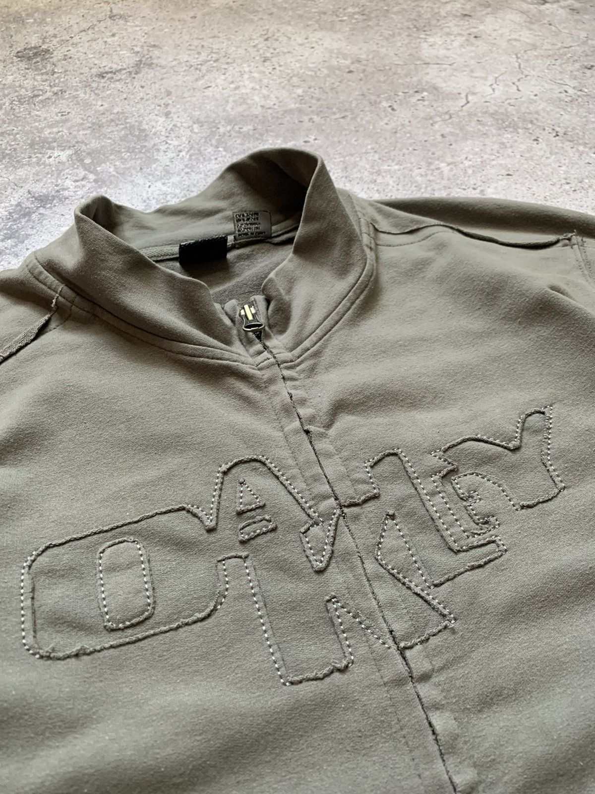 Oakley × Vintage Vintage Oakley zip up big logo y2k style Size US M / EU 48-50 / 2 - 3 Thumbnail